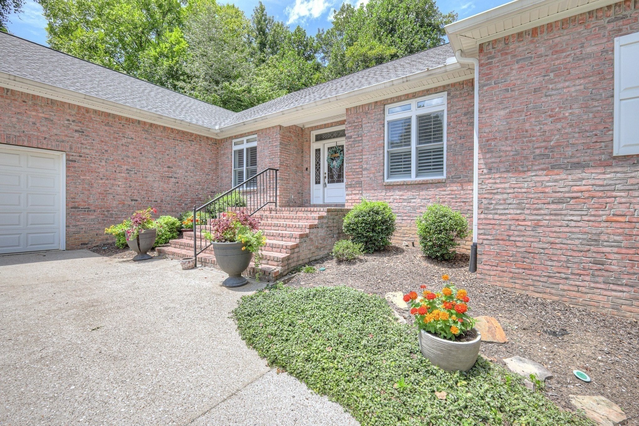 604 Georgian Way