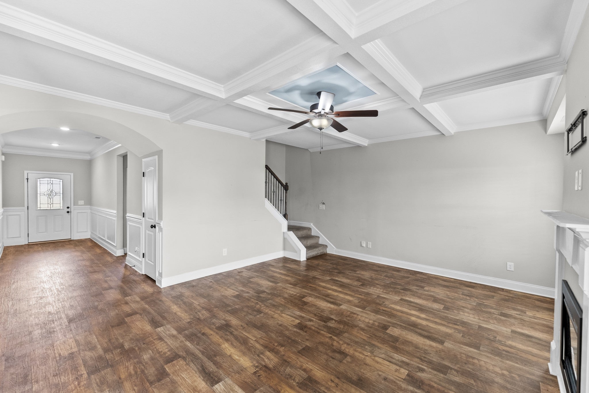 2223 Viking Ct