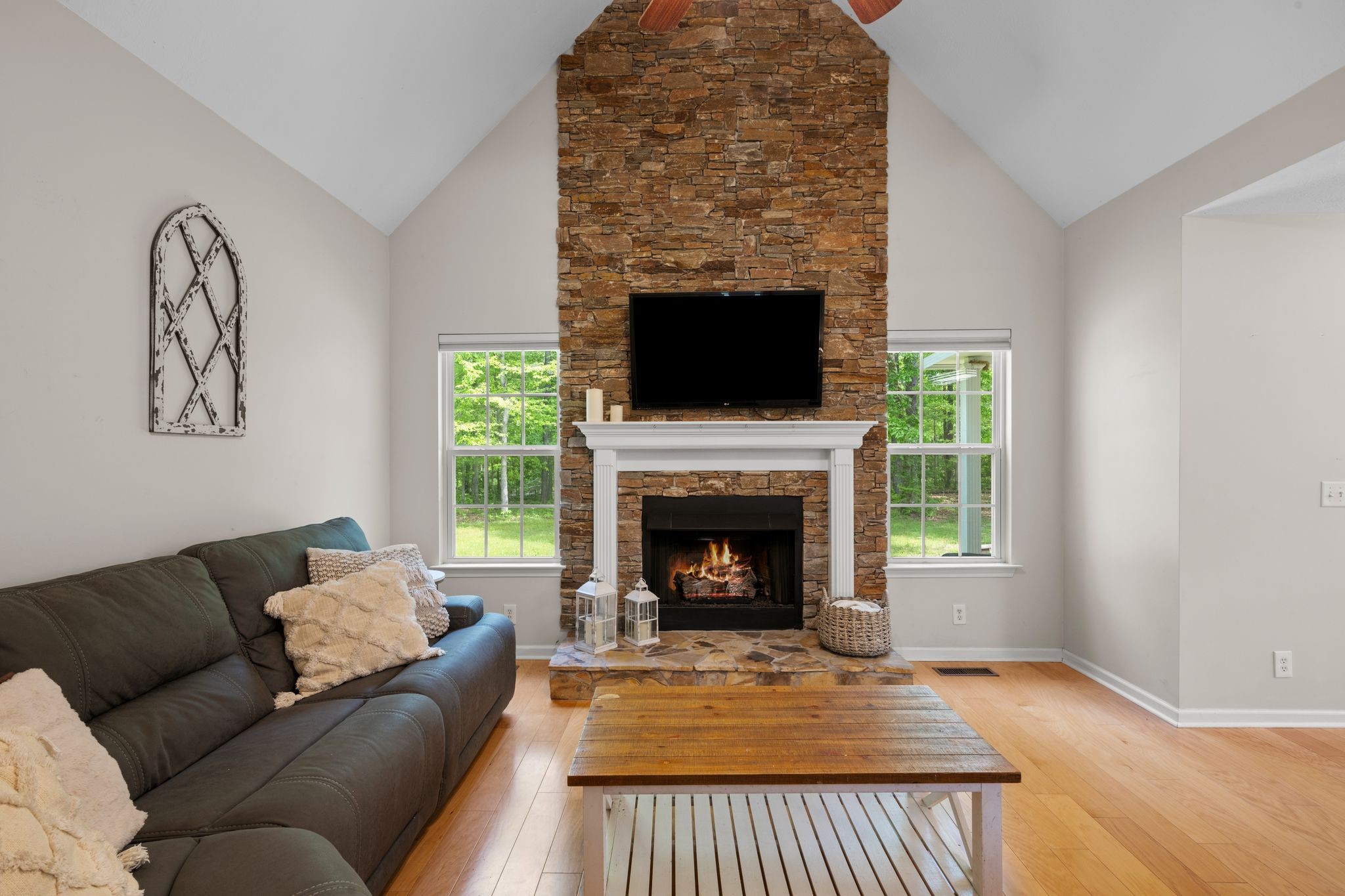 1202 Whippoorwill Dr