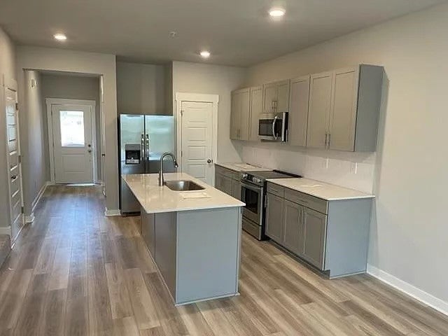 649 Birdie Dr