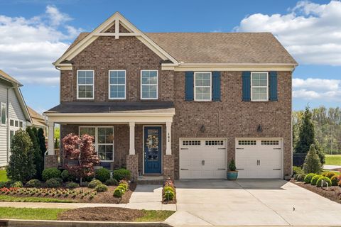 102 Championship Pl Hendersonville TN 37075