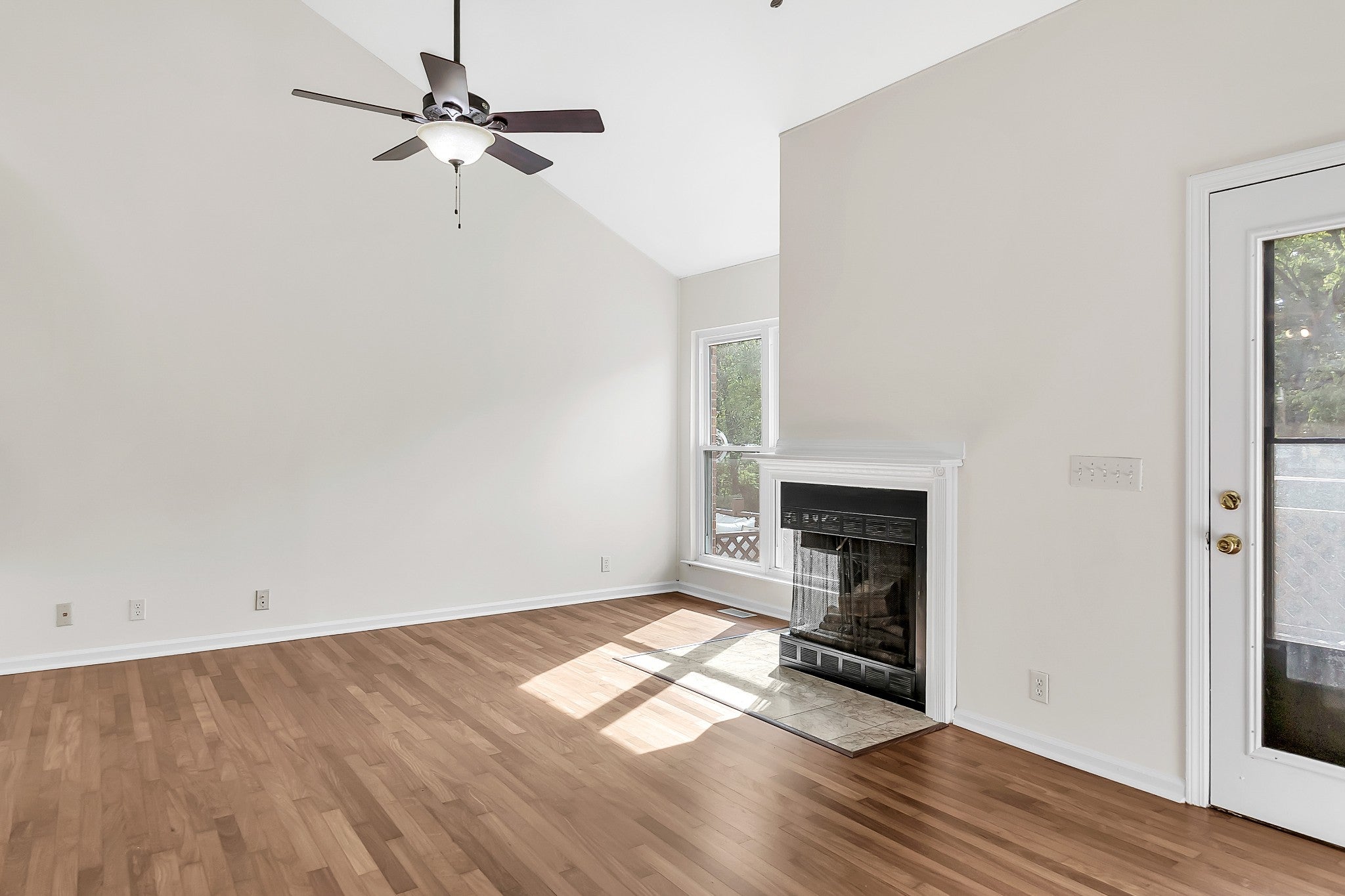 211 Riverstone Ct
