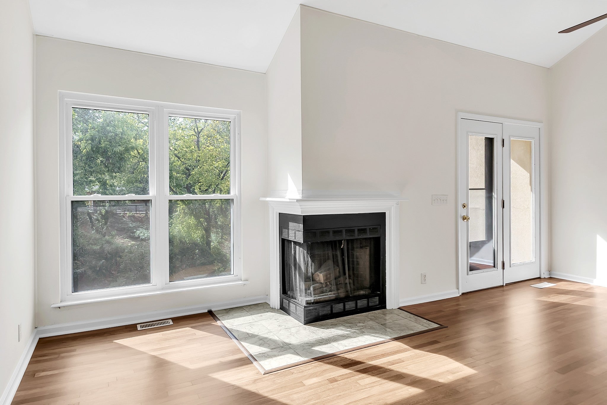 211 Riverstone Ct