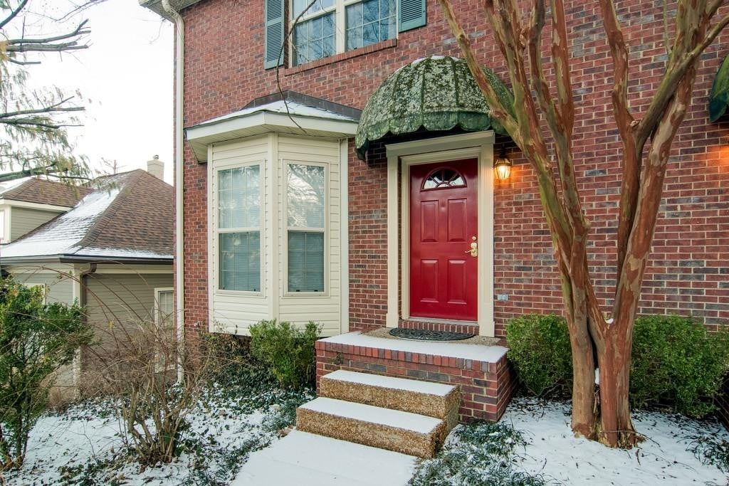 3105 Dudley Ave