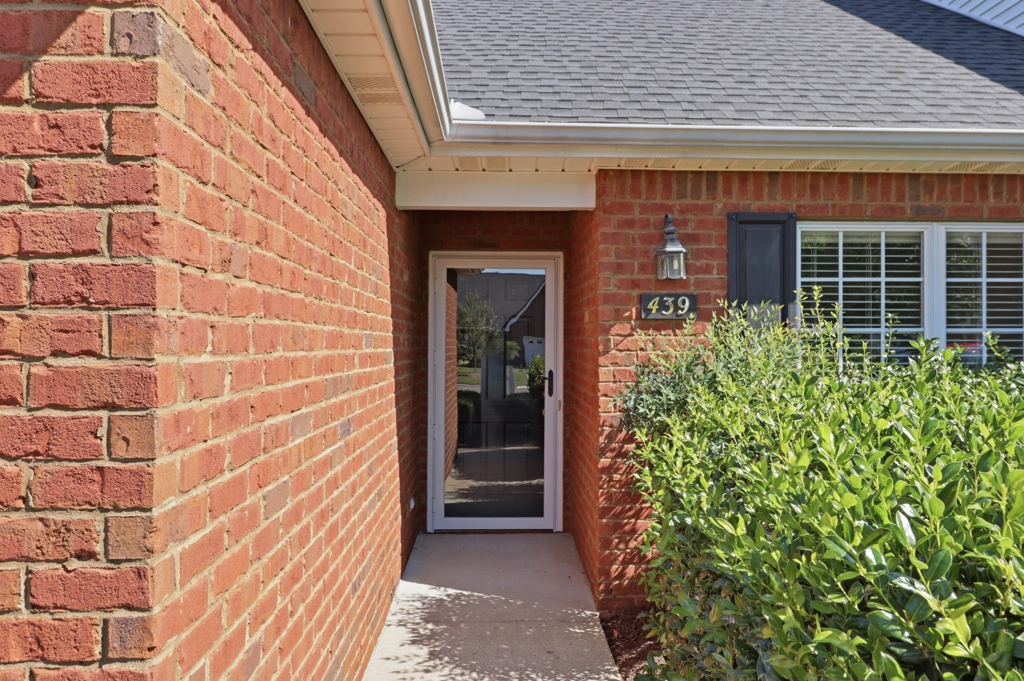 439 Golfview Ct