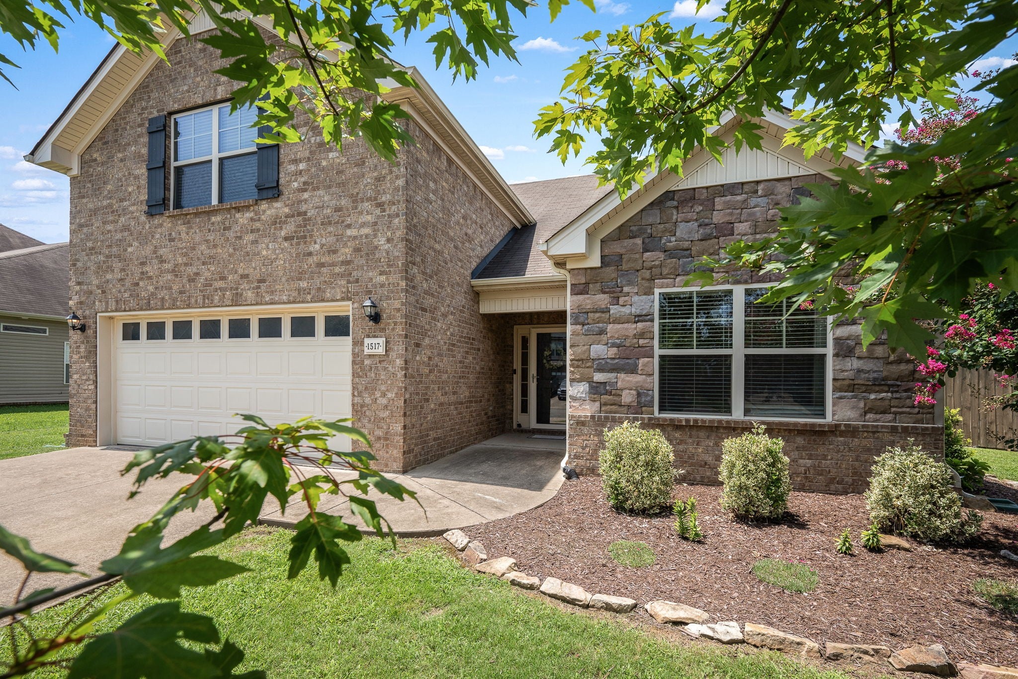 1517 John Lee Ln