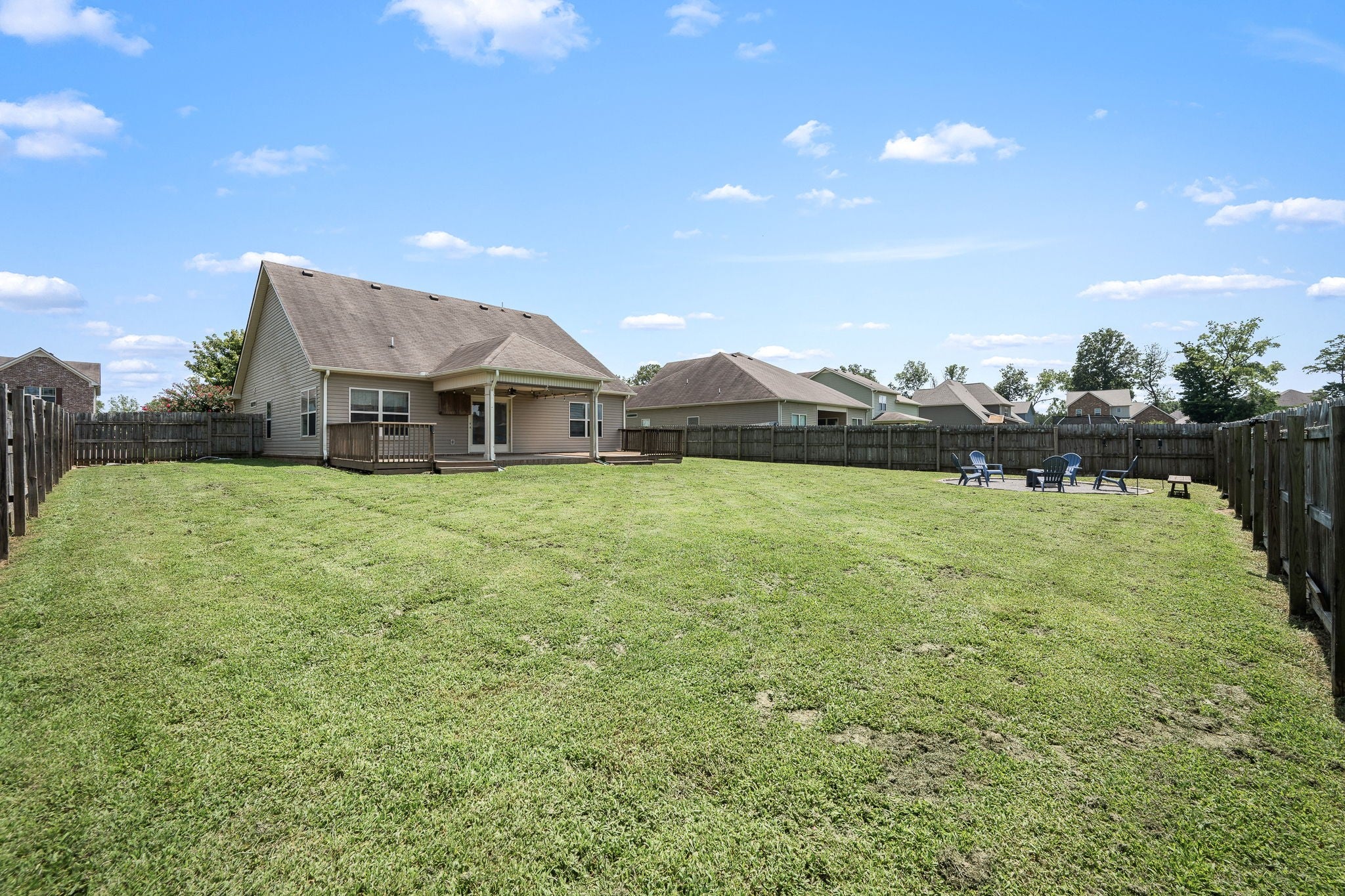 1517 John Lee Ln