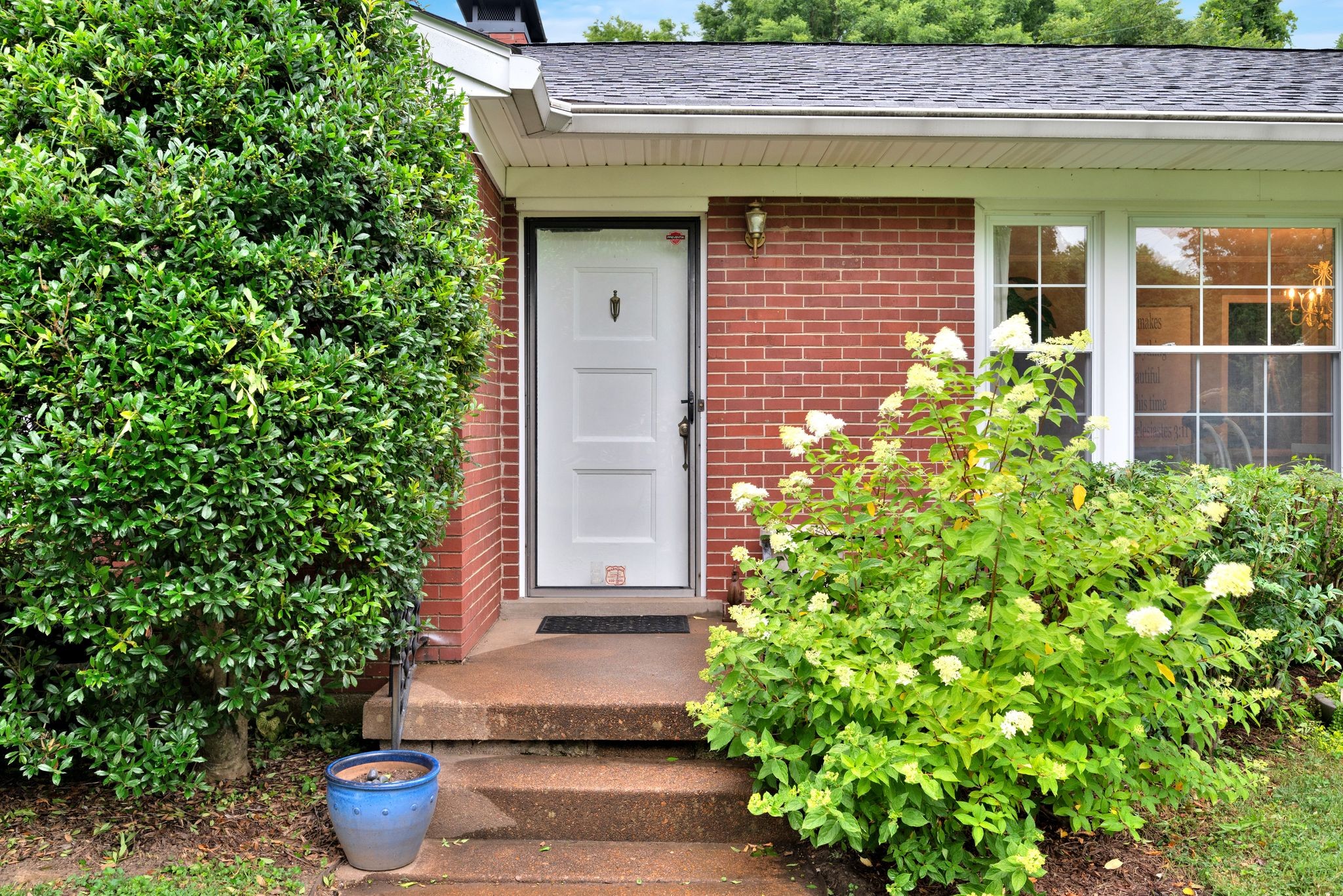 604 Rochelle Dr