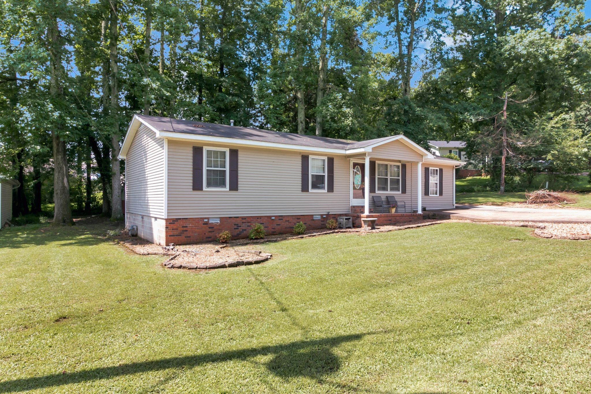 2121 Honey Locust Cv