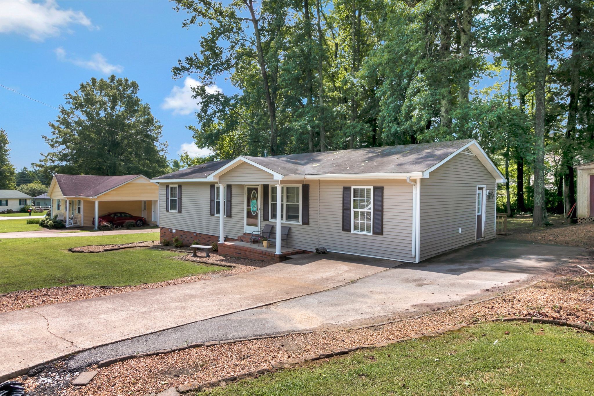 2121 Honey Locust Cv