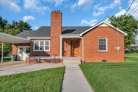 102 2nd Ave N Decherd TN 37324