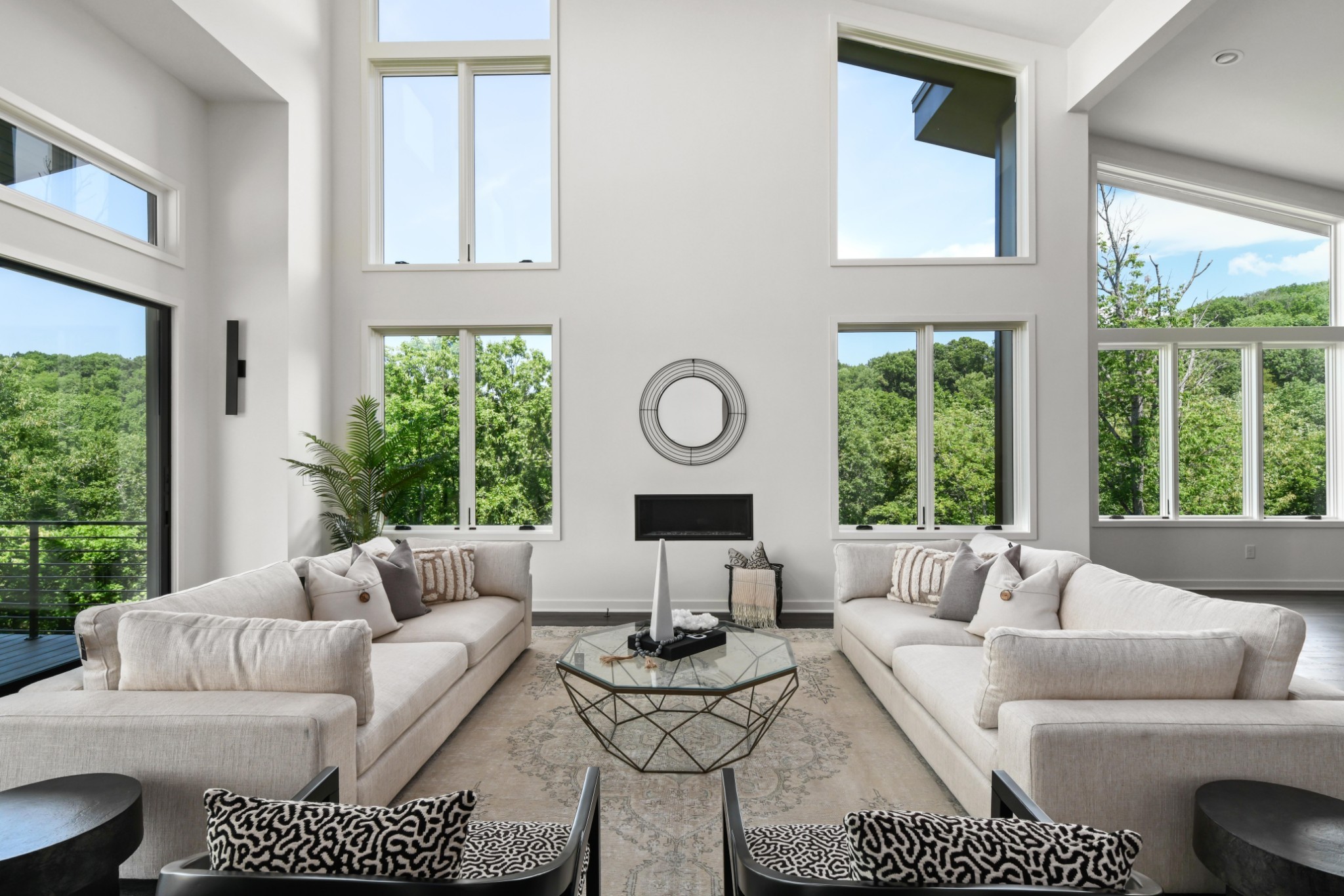 5812 Woodland Hills Dr