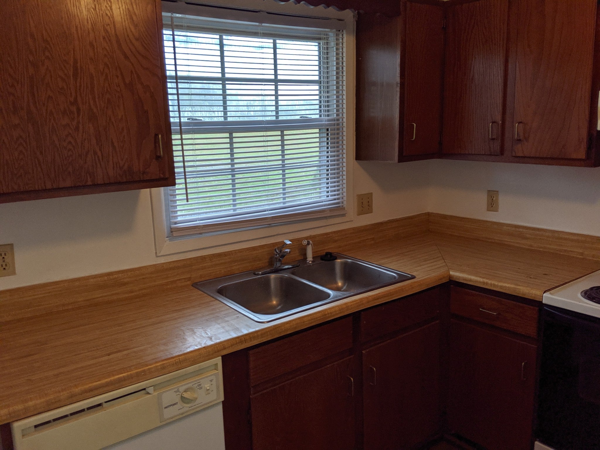 3-bed home for rent in Hermitage, TN 37076, 8183 Bonnafair Dr B 8183 Bonnafair Dr B, Hermitage TN 37076 3-bed home, photo 4 of 14