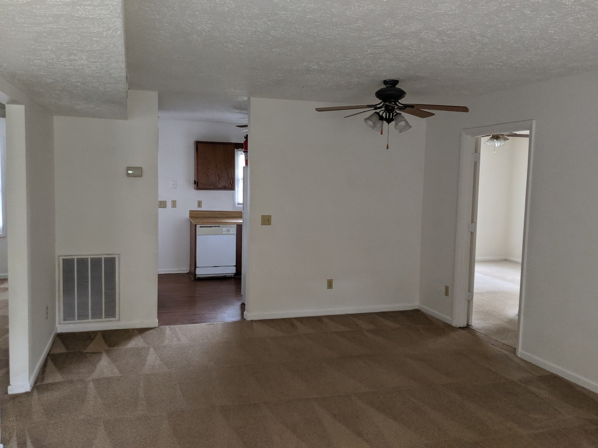 3-bed home for rent in Hermitage, TN 37076, 8183 Bonnafair Dr B 8183 Bonnafair Dr B, Hermitage TN 37076 3-bed home, photo 2 of 14