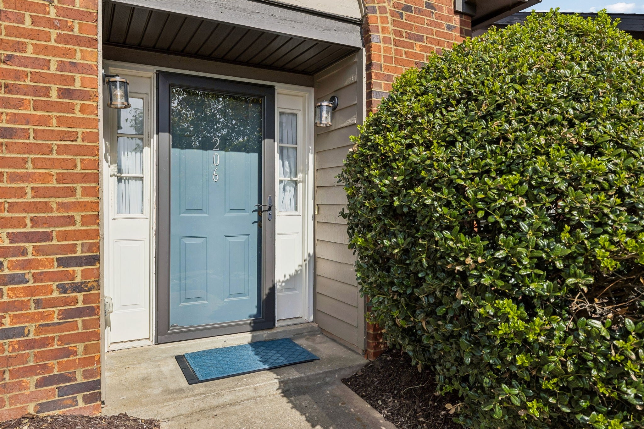 206 Highland Villa Cir