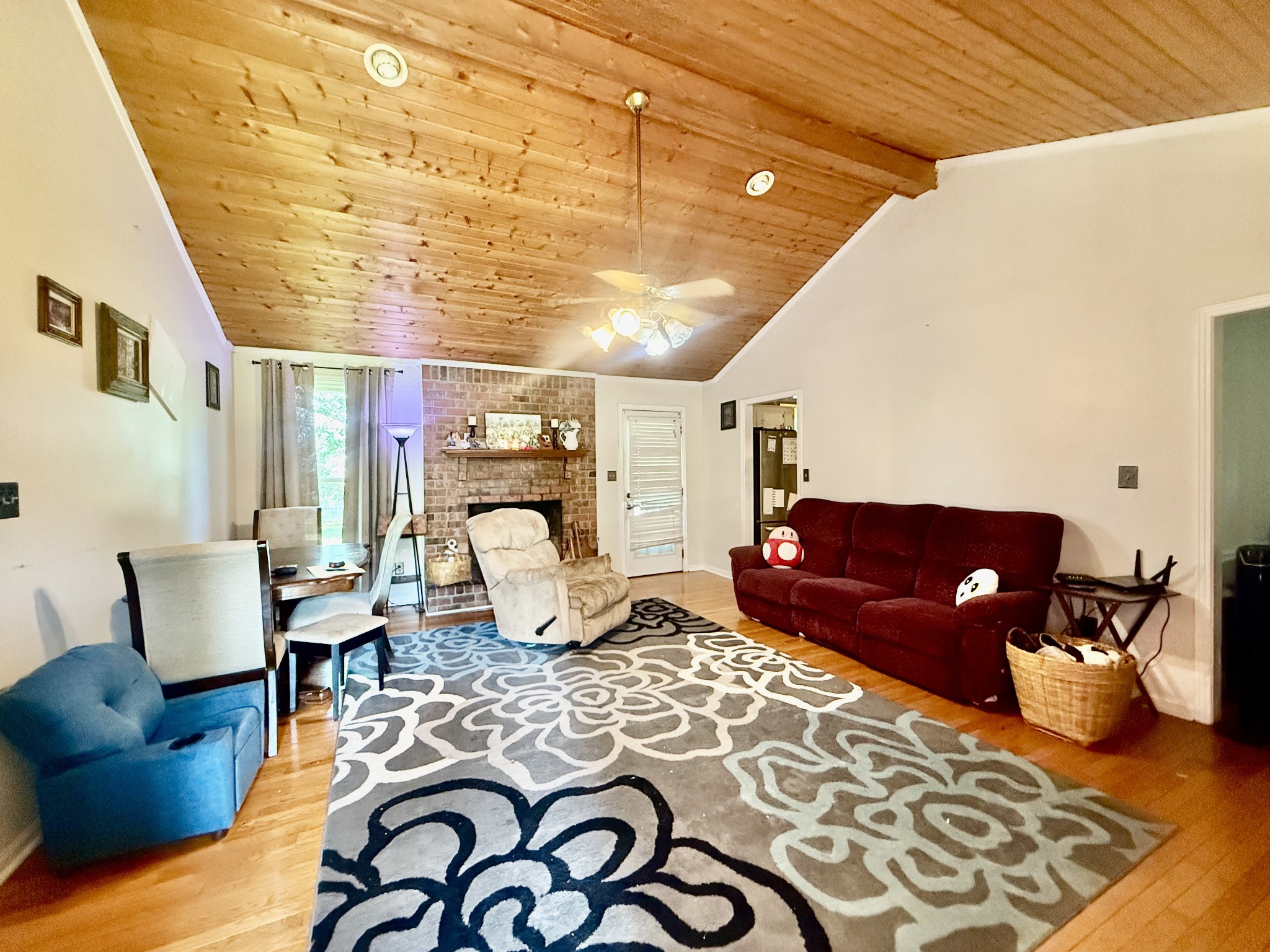 810 Windmere Dr