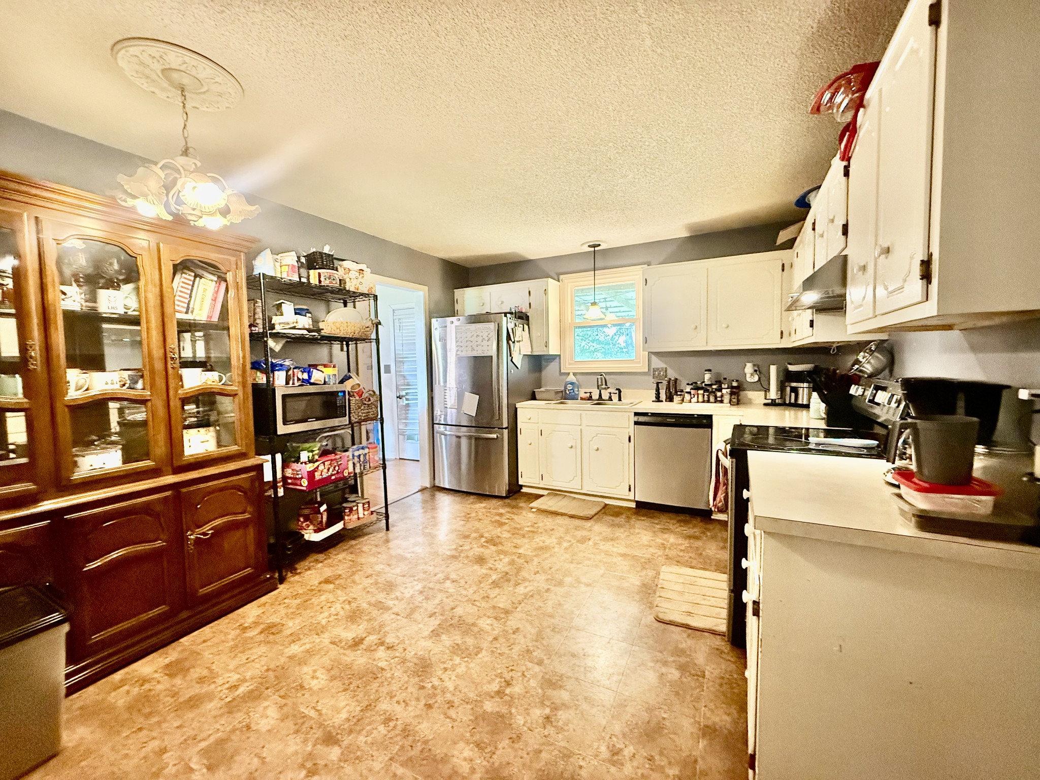810 Windmere Dr