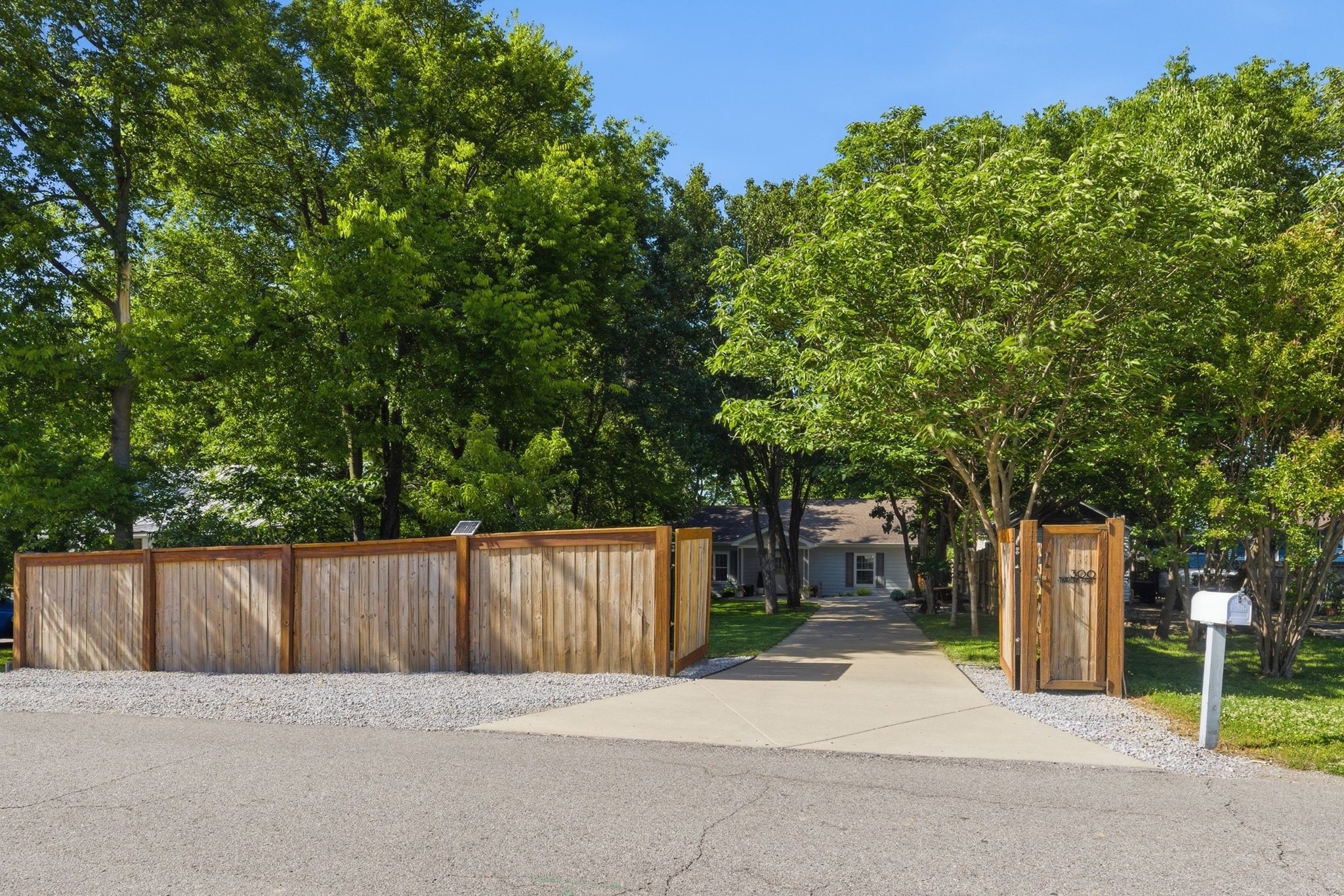 300 Timmons St