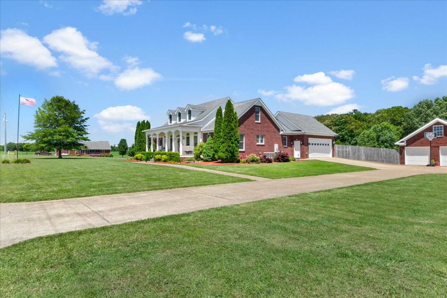 95 Country Ln