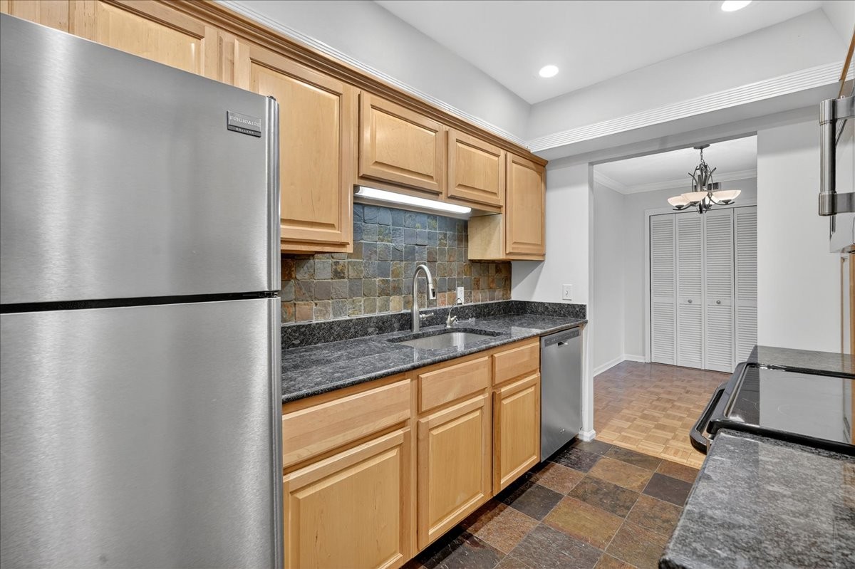 5025 Hillsboro Pike 14K