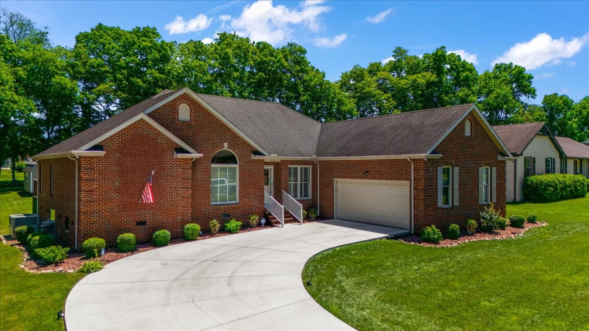 103 Laurelwood Dr