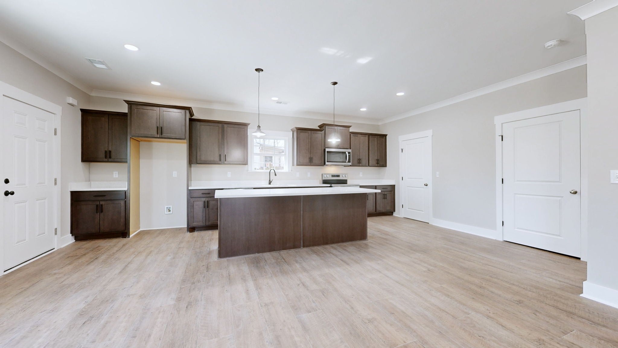 613 Short Mt St