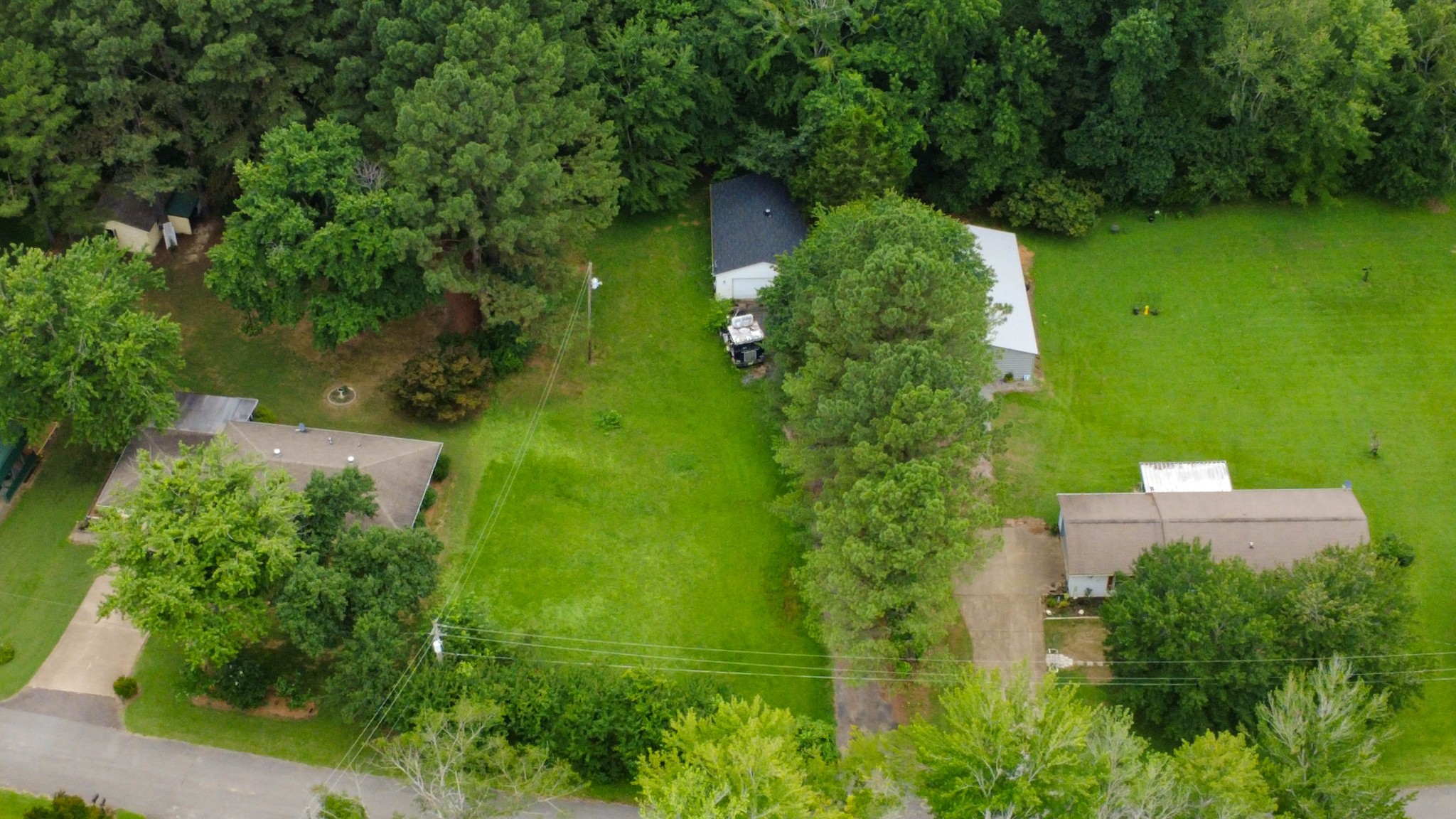 96 Meadowood Dr
