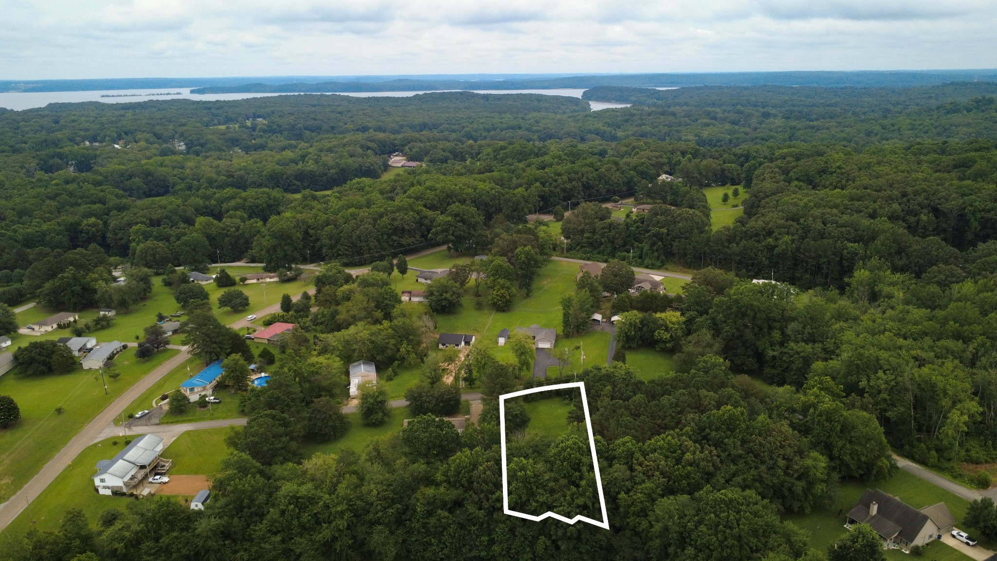 96 Meadowood Dr