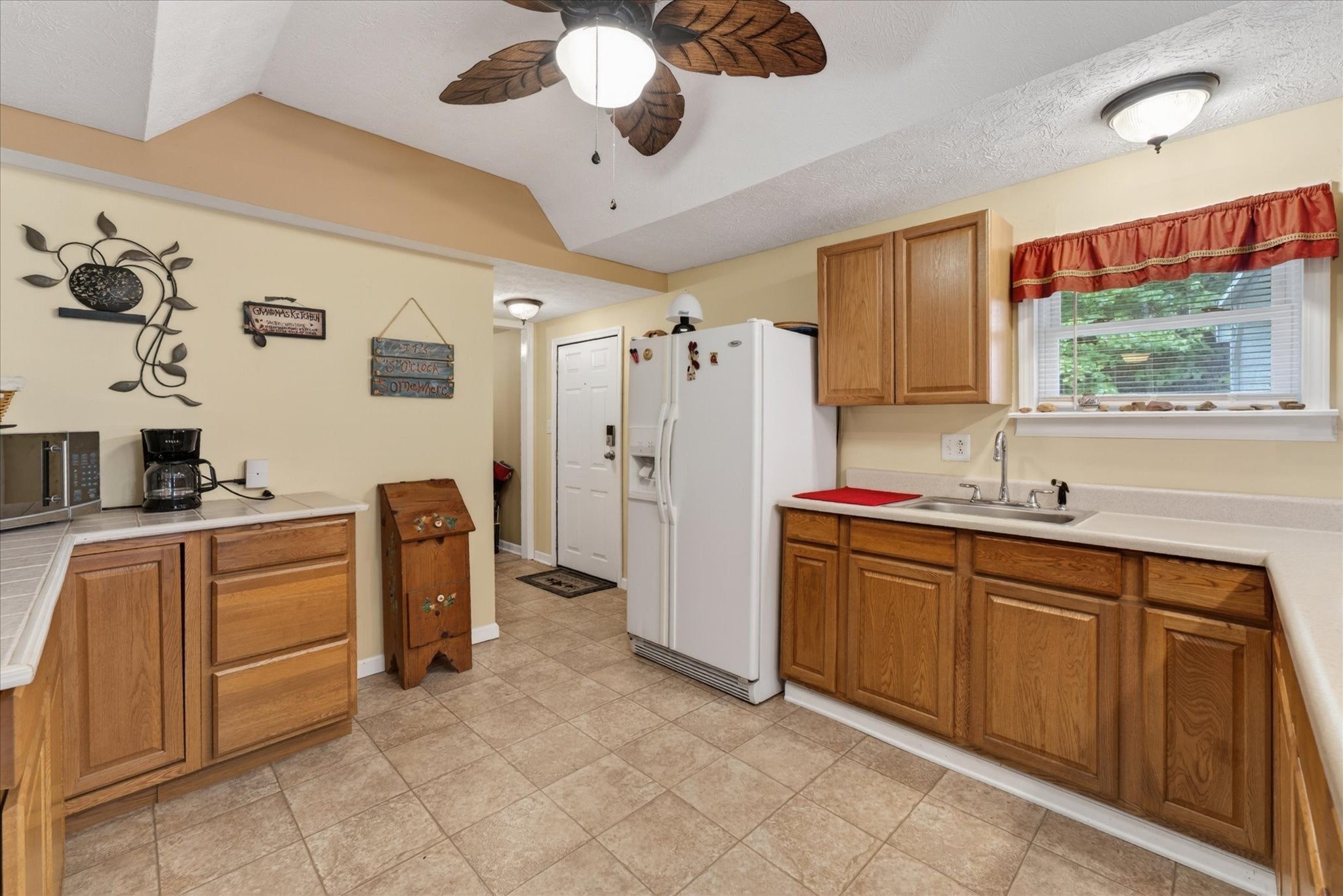 122 Lakeview Rd