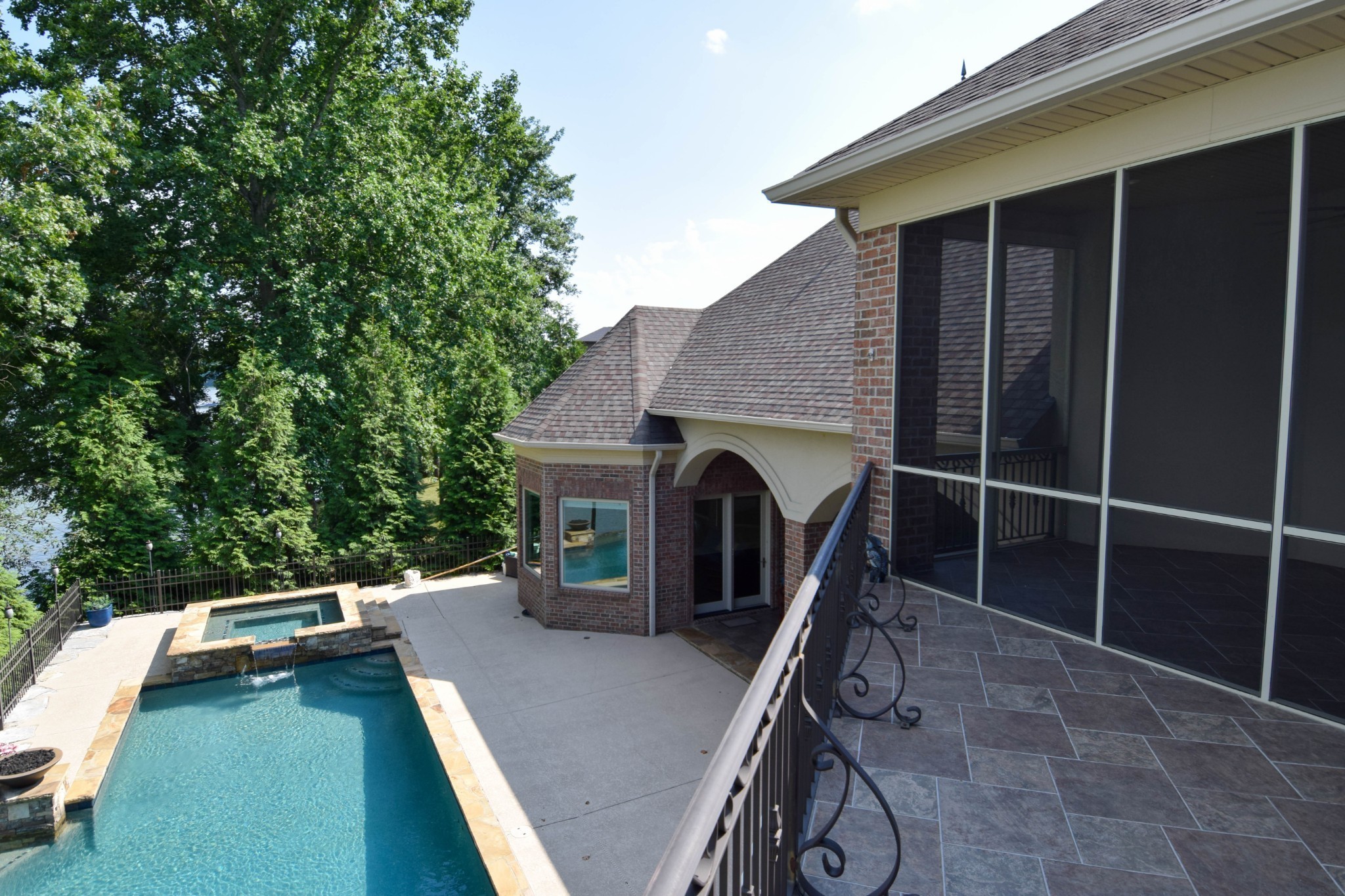 Gallatin, Tennessee, 37066, United States, 4 Bedrooms Bedrooms, ,5 BathroomsBathrooms,Residential,Active,2036684