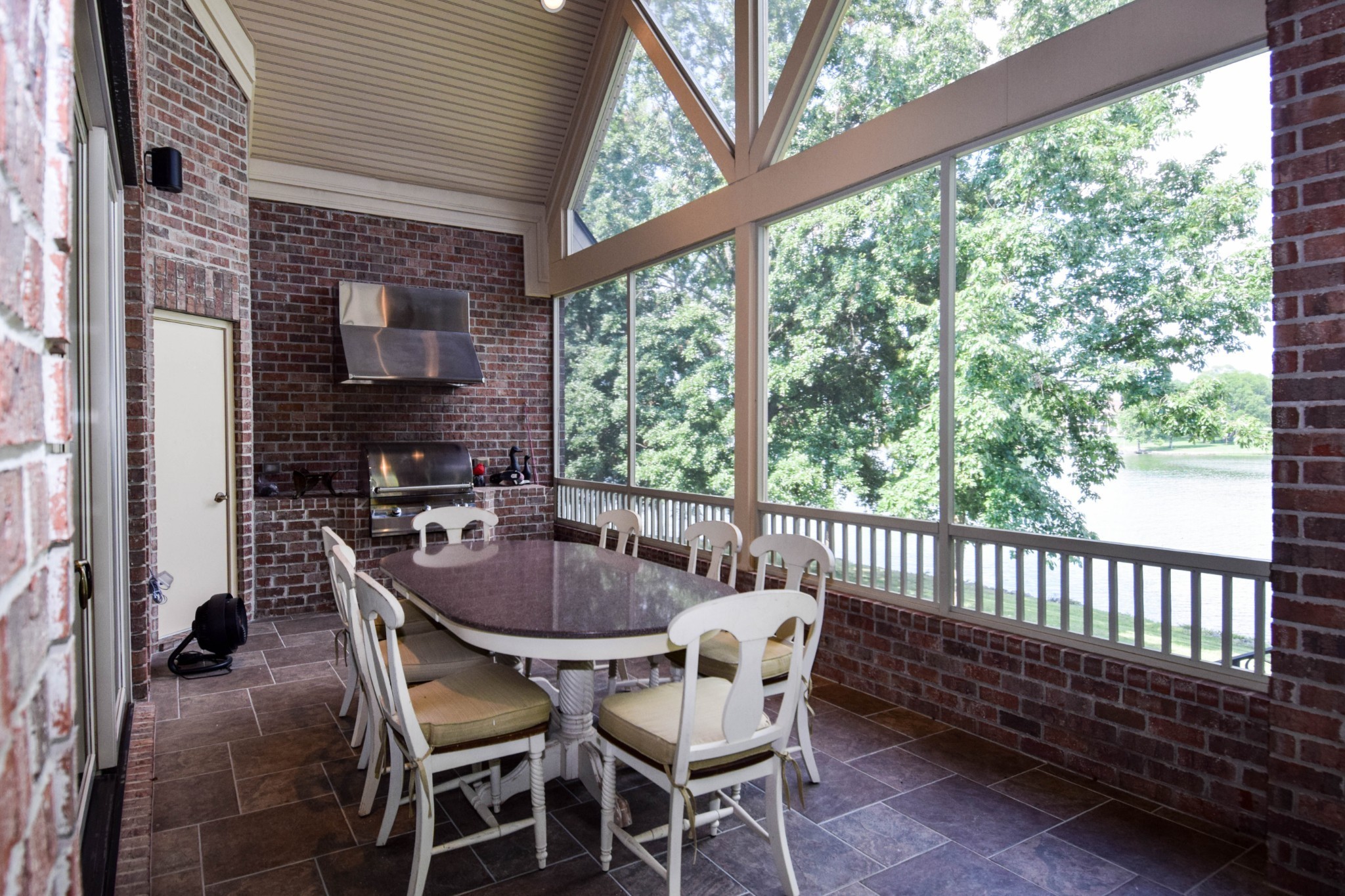 Gallatin, Tennessee, 37066, United States, 4 Bedrooms Bedrooms, ,5 BathroomsBathrooms,Residential,Active,2036684