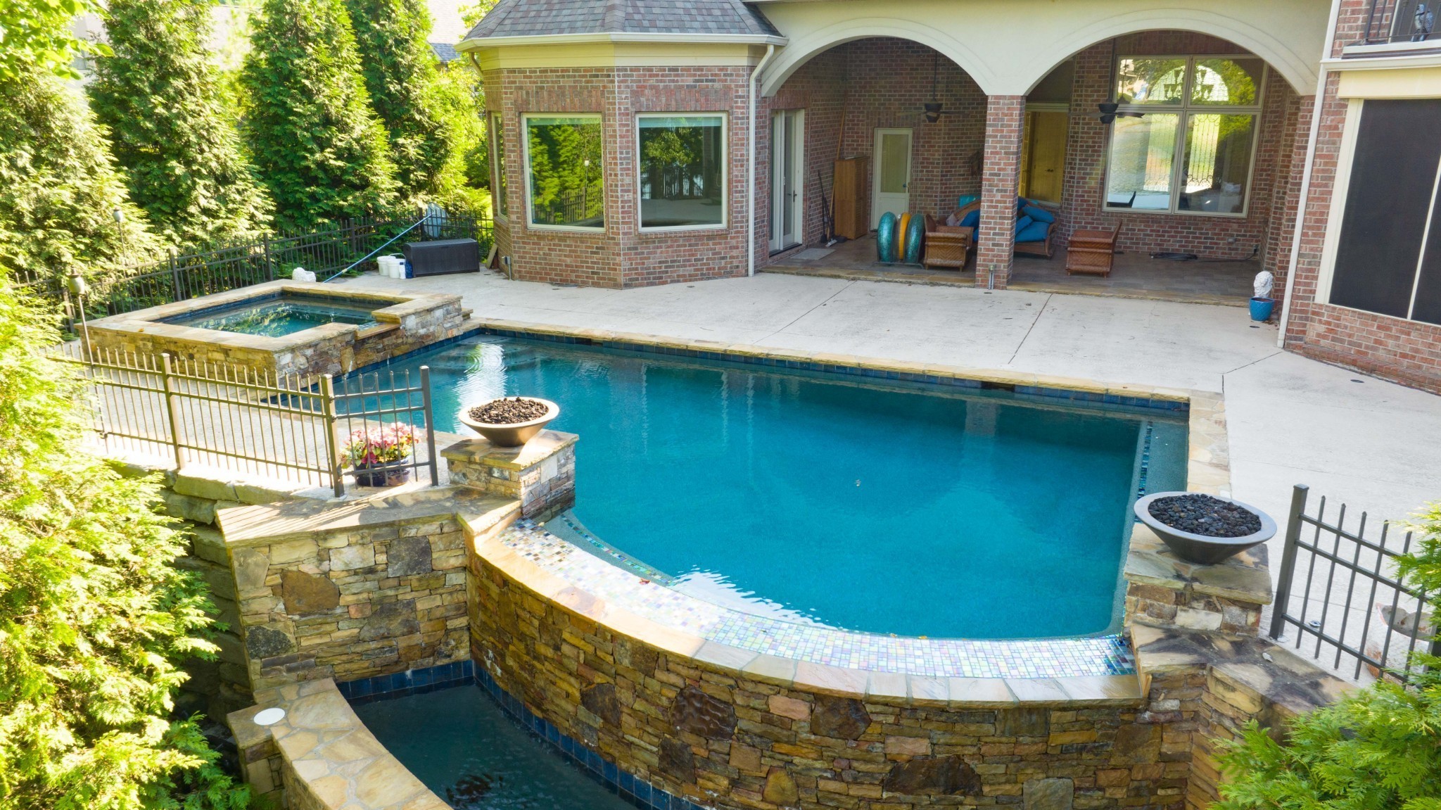 Gallatin, Tennessee, 37066, United States, 4 Bedrooms Bedrooms, ,5 BathroomsBathrooms,Residential,Active,2036684