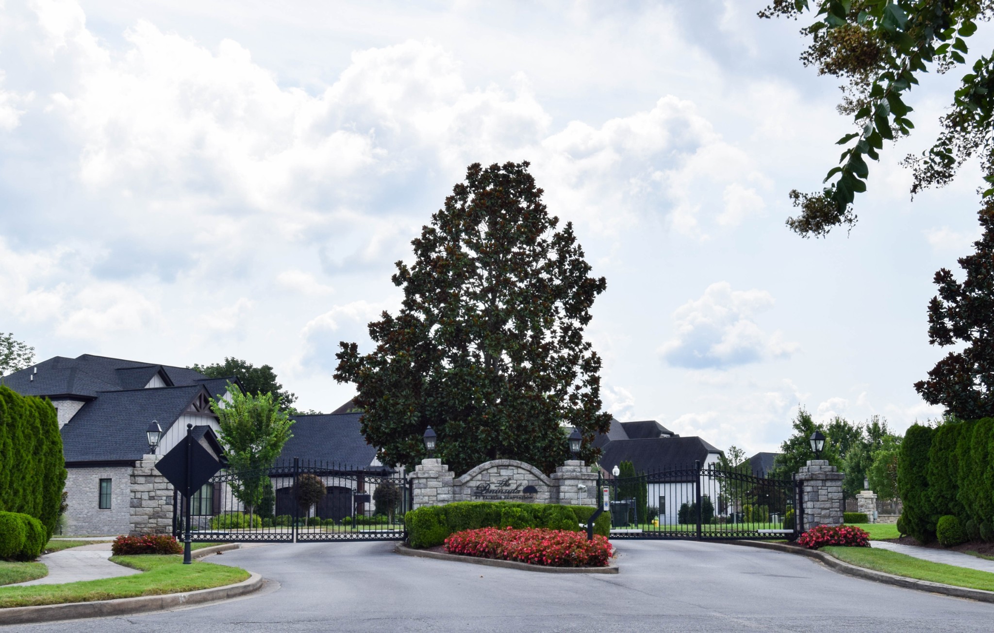 Gallatin, Tennessee, 37066, United States, 4 Bedrooms Bedrooms, ,5 BathroomsBathrooms,Residential,Active,2036684