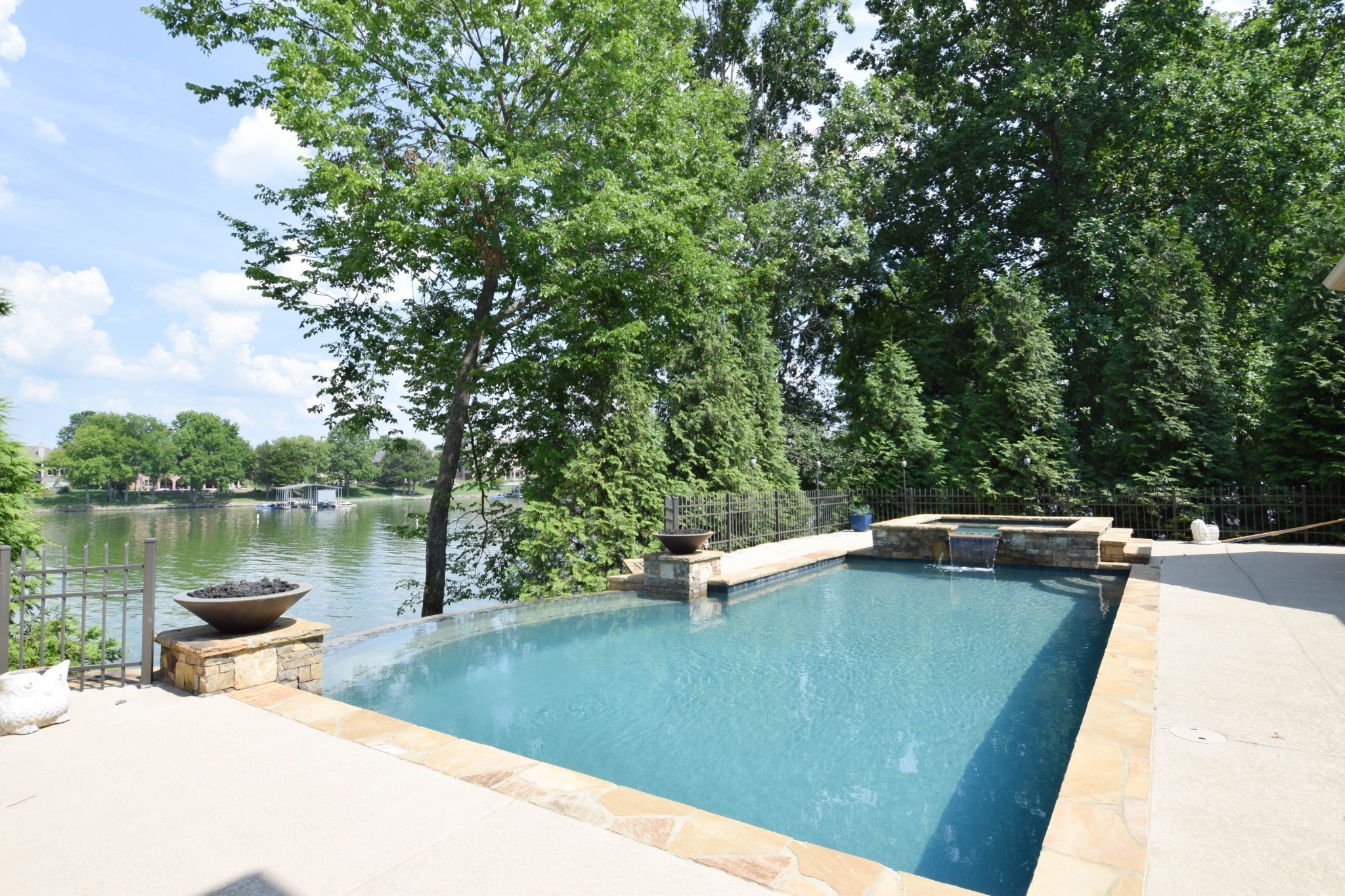 Gallatin, Tennessee, 37066, United States, 4 Bedrooms Bedrooms, ,5 BathroomsBathrooms,Residential,Active,2036684