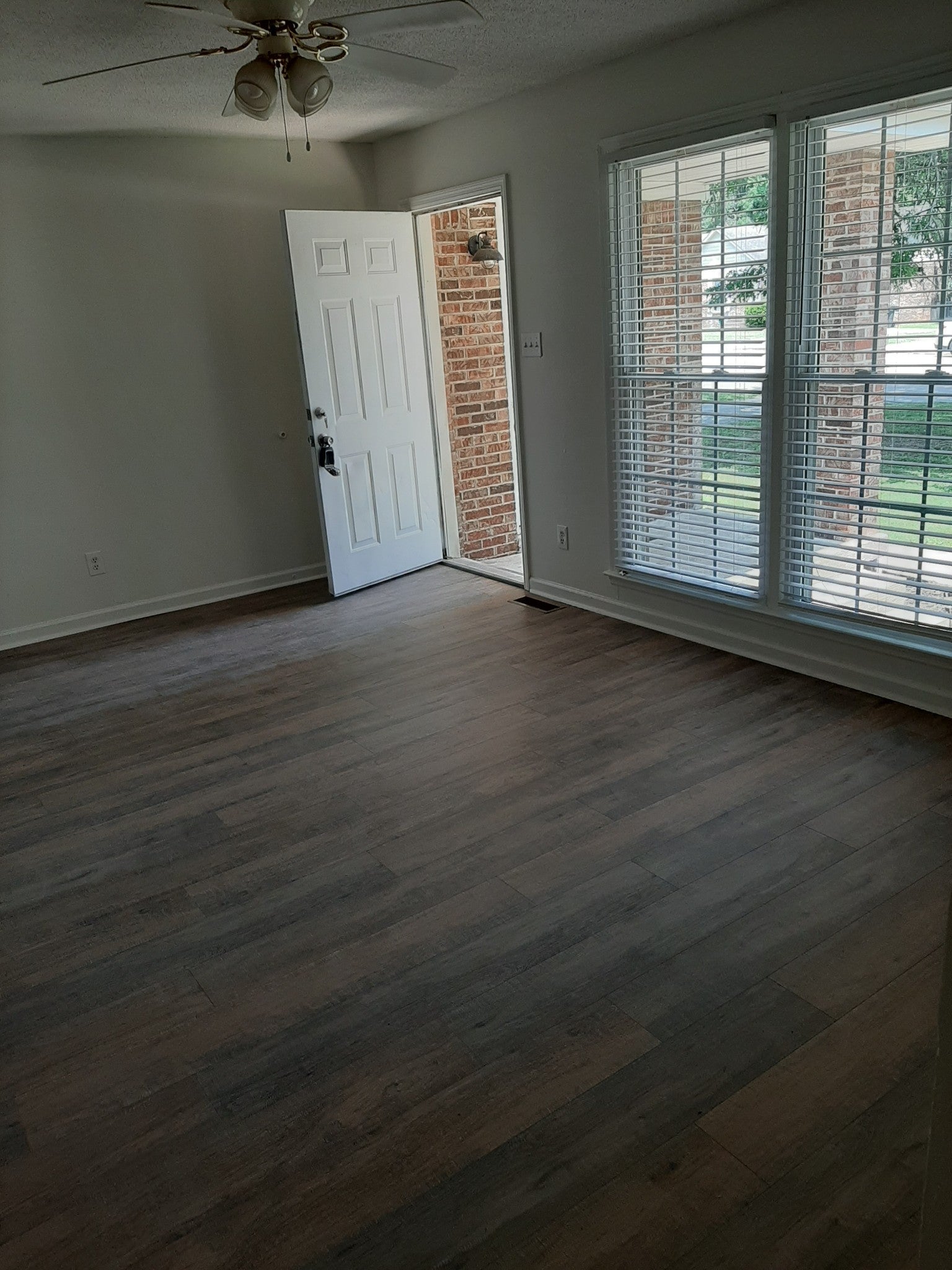 211 Hunter Dr