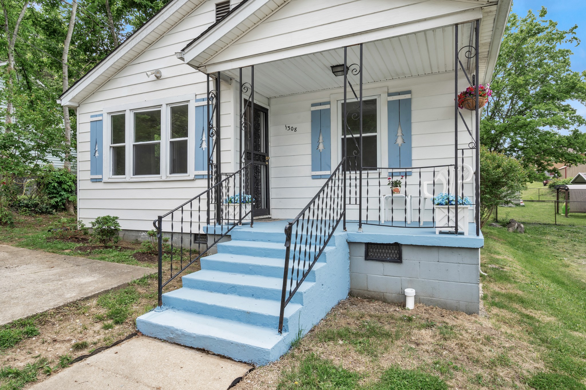1308 Cedar St