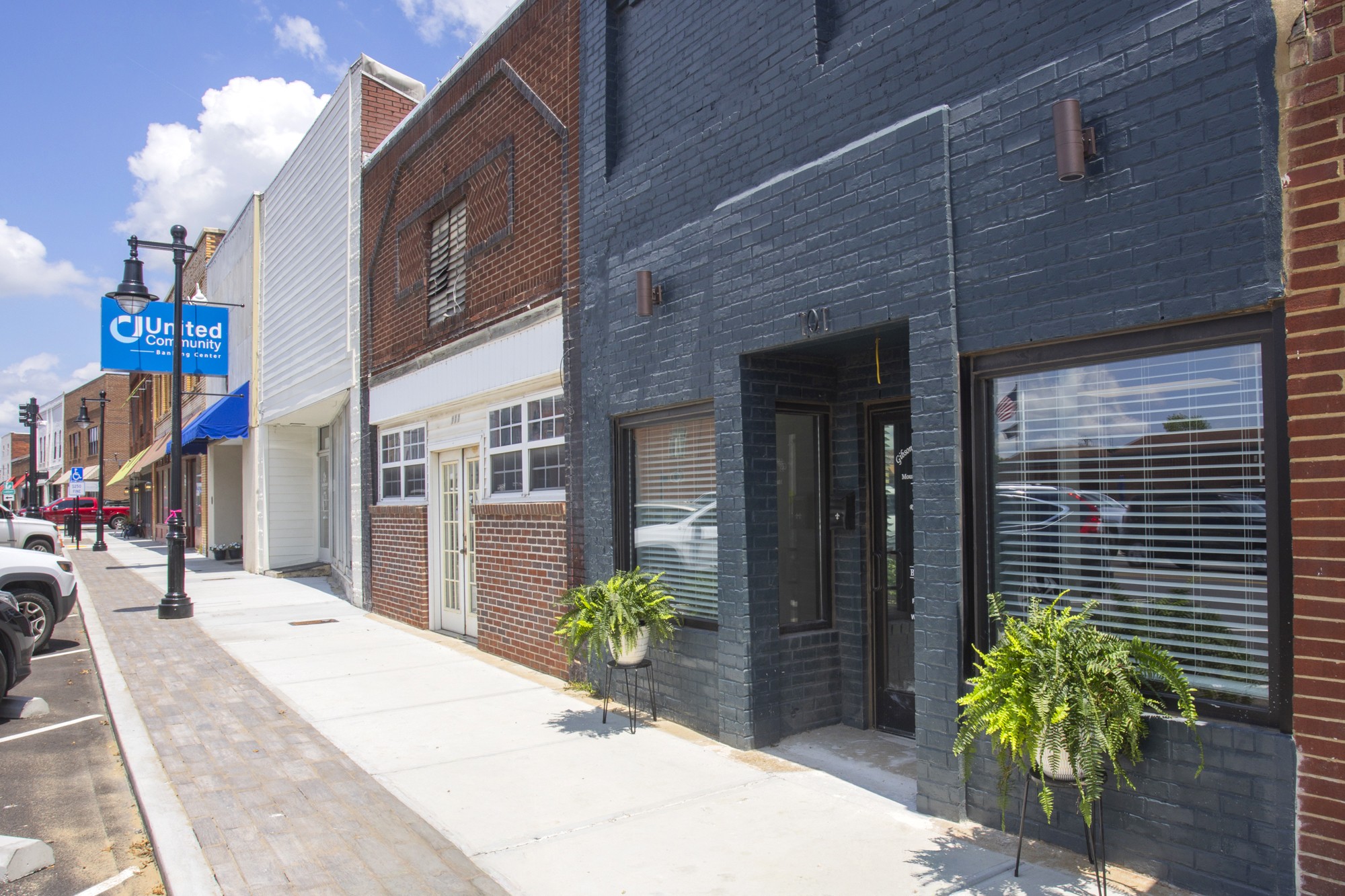 101 S Main St S