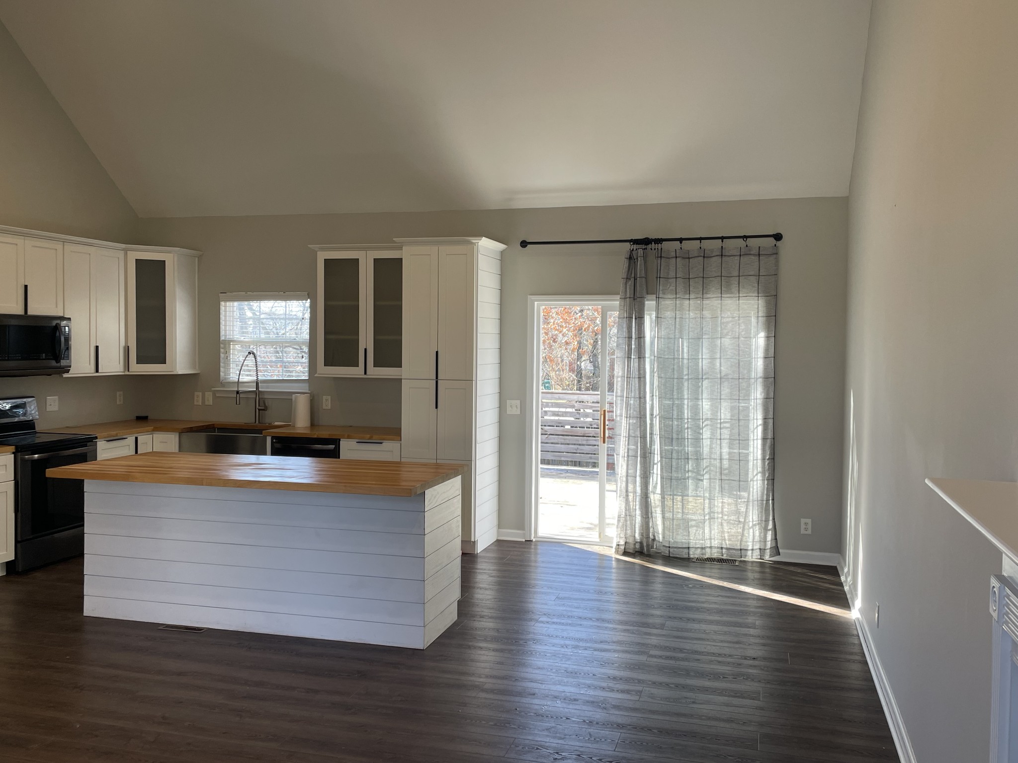 2111 Loudenslager Dr