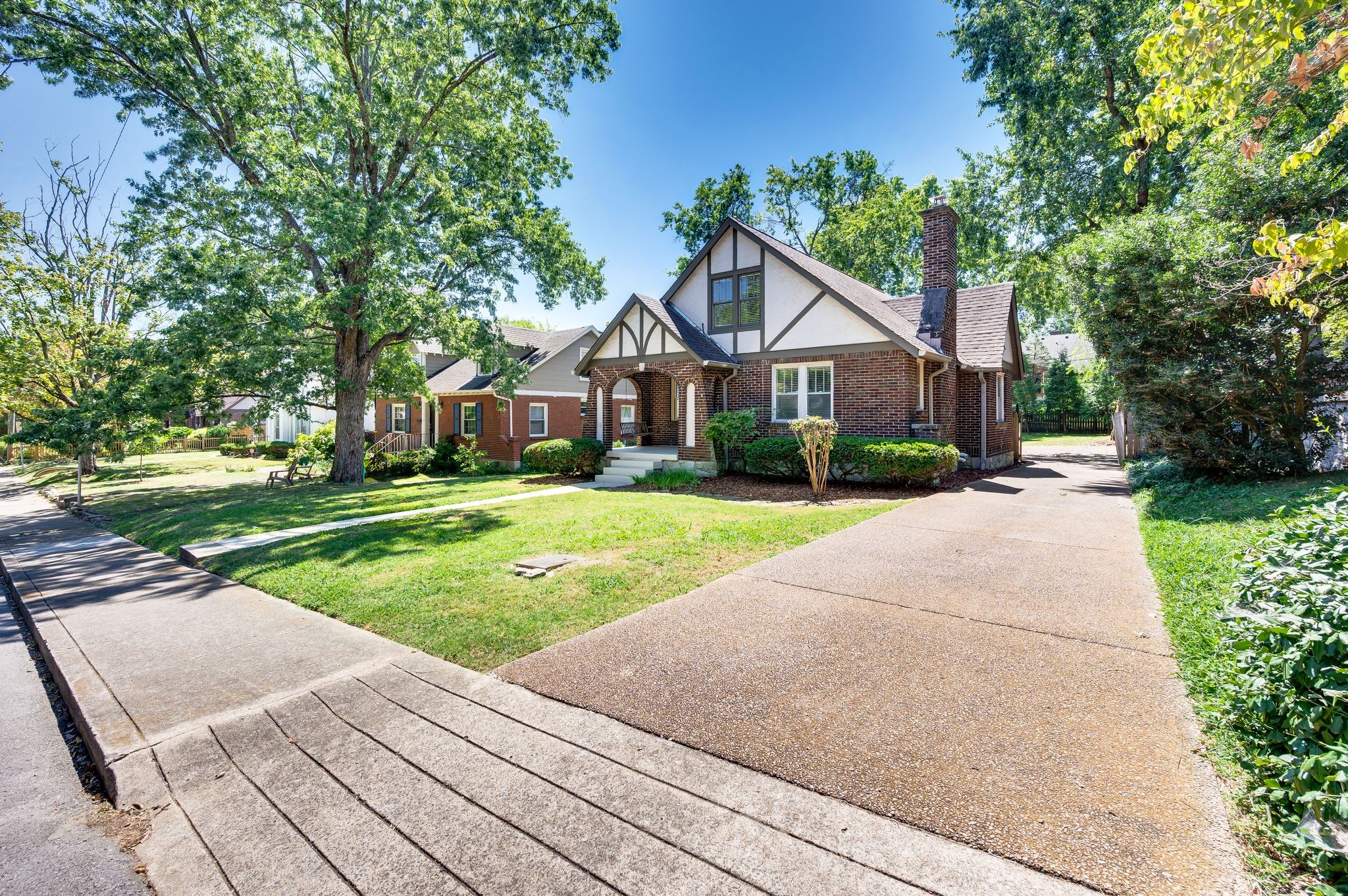 Nashville, Tennessee 37212, United States, 3 Bedrooms Bedrooms, ,2 BathroomsBathrooms,Residential,Active,201485