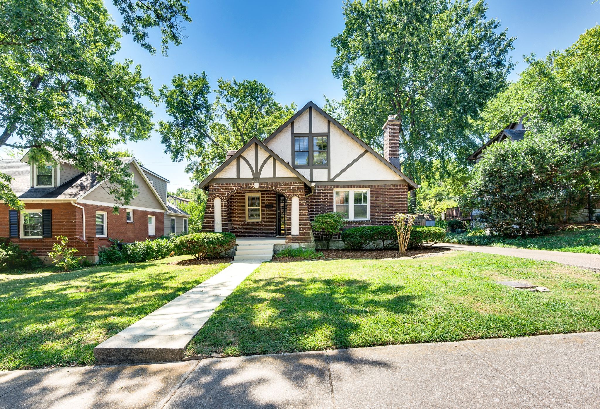 Nashville, Tennessee 37212, United States, 3 Bedrooms Bedrooms, ,2 BathroomsBathrooms,Residential,Active,201485