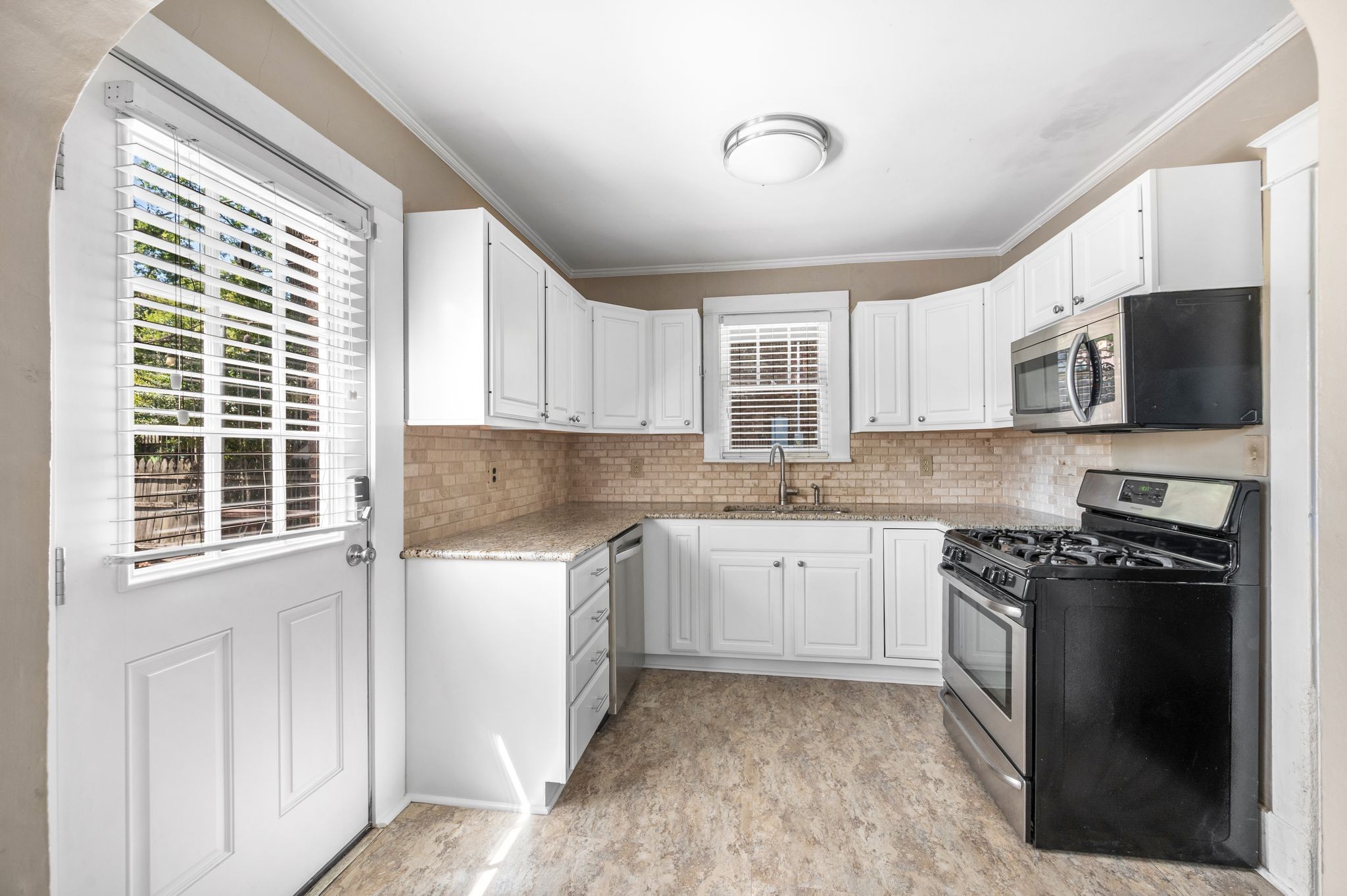 Nashville, Tennessee 37212, United States, 3 Bedrooms Bedrooms, ,2 BathroomsBathrooms,Residential,Active,201485