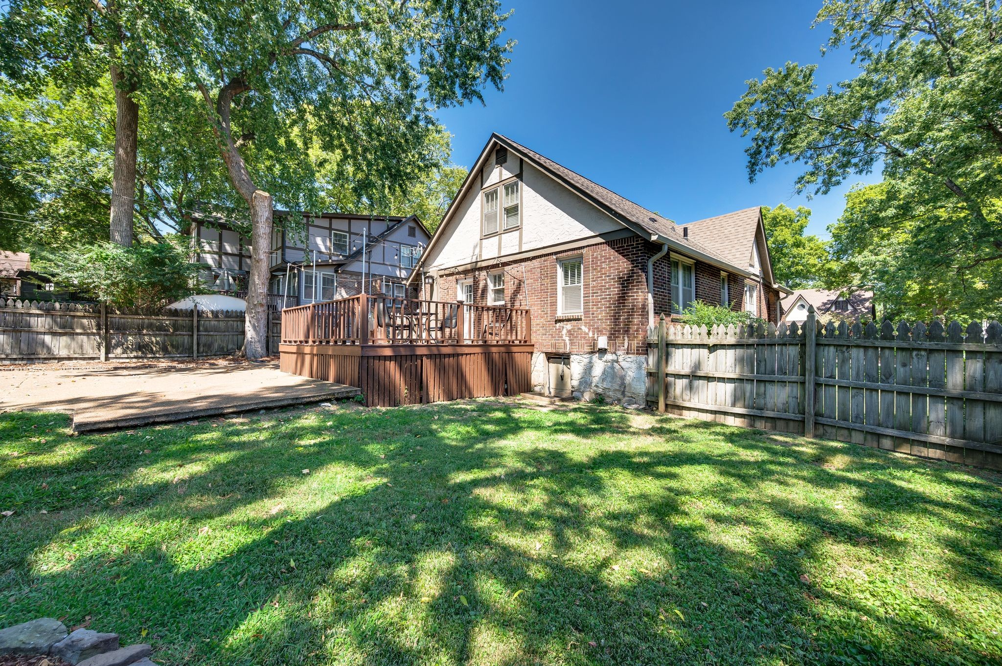 Nashville, Tennessee 37212, United States, 3 Bedrooms Bedrooms, ,2 BathroomsBathrooms,Residential,Active,201485