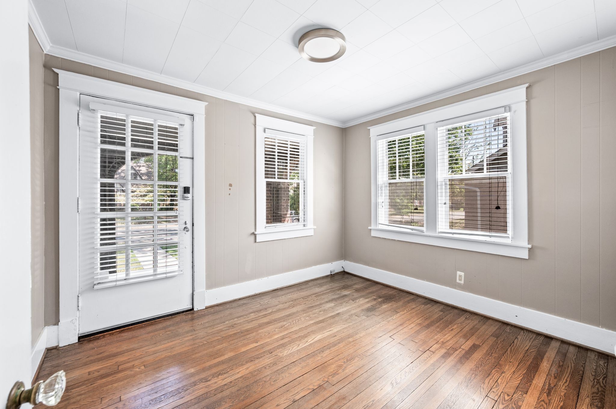 Nashville, Tennessee 37212, United States, 3 Bedrooms Bedrooms, ,2 BathroomsBathrooms,Residential,Active,201485