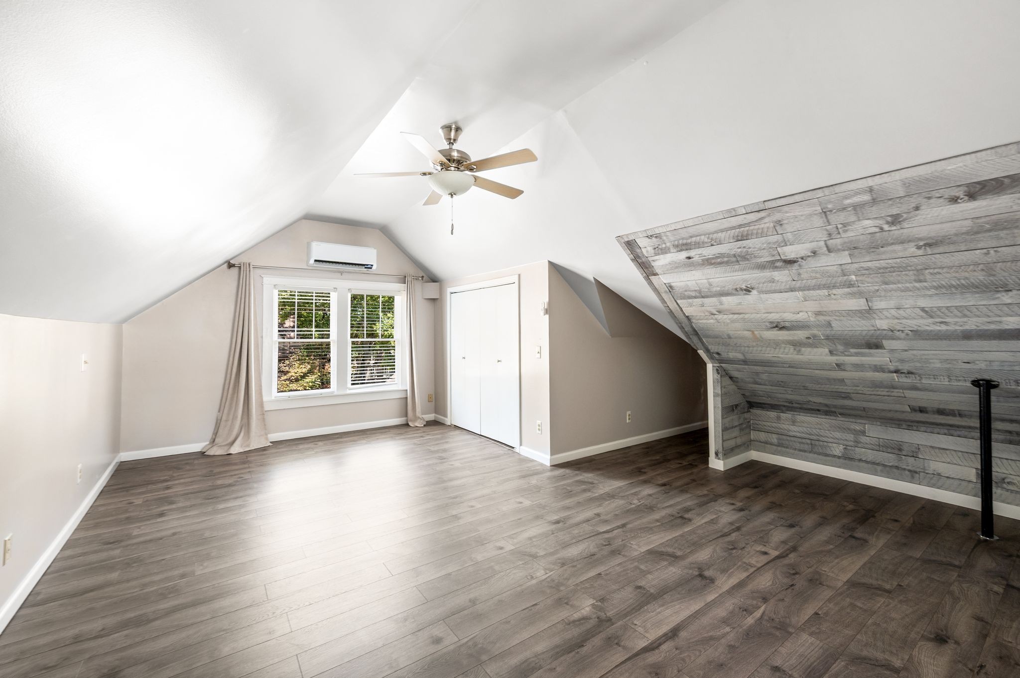 Nashville, Tennessee 37212, United States, 3 Bedrooms Bedrooms, ,2 BathroomsBathrooms,Residential,Active,201485