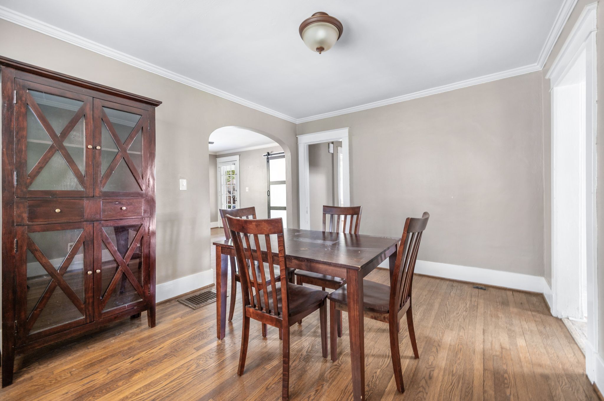 Nashville, Tennessee 37212, United States, 3 Bedrooms Bedrooms, ,2 BathroomsBathrooms,Residential,Active,201485