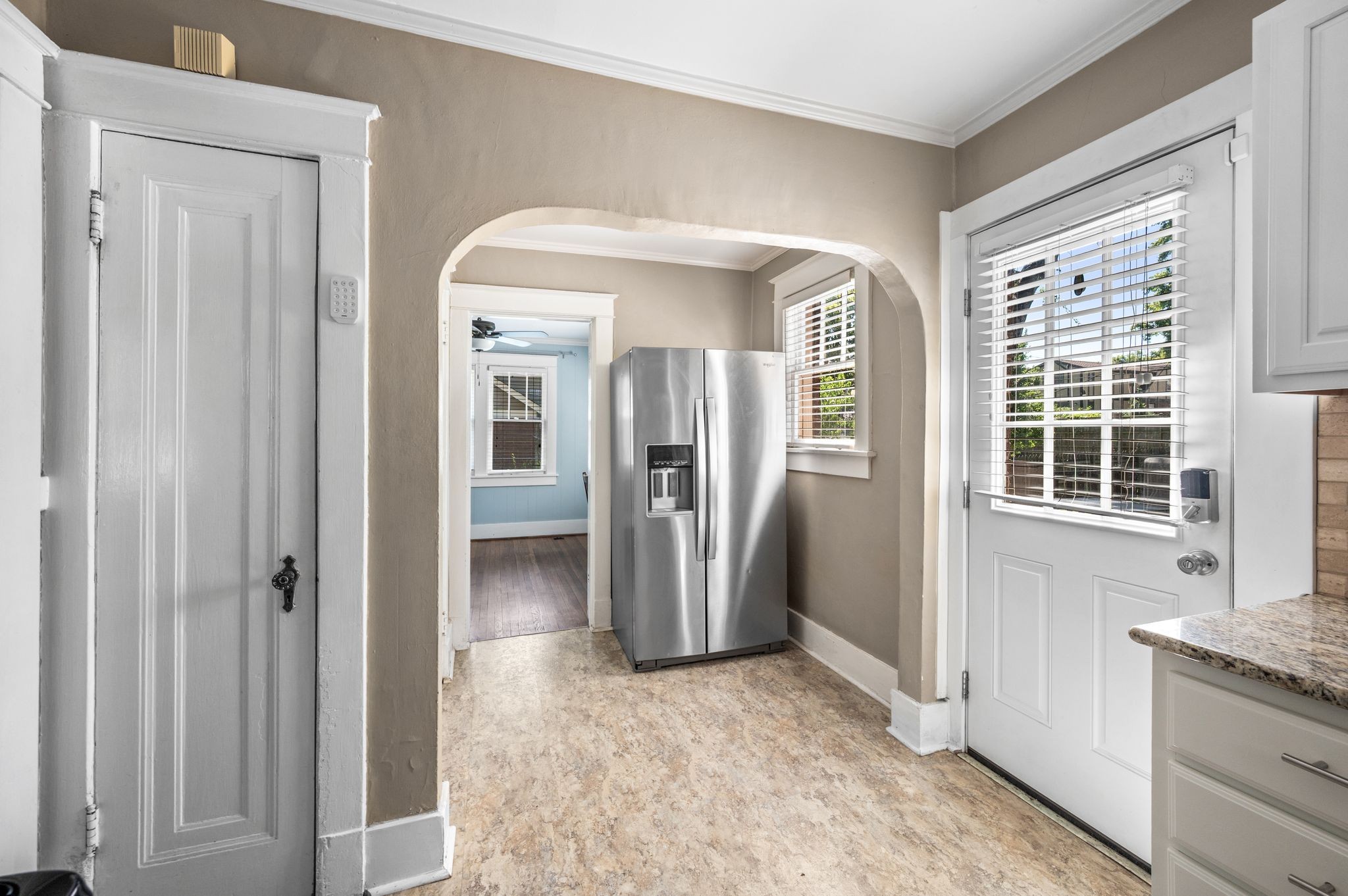 Nashville, Tennessee 37212, United States, 3 Bedrooms Bedrooms, ,2 BathroomsBathrooms,Residential,Active,201485