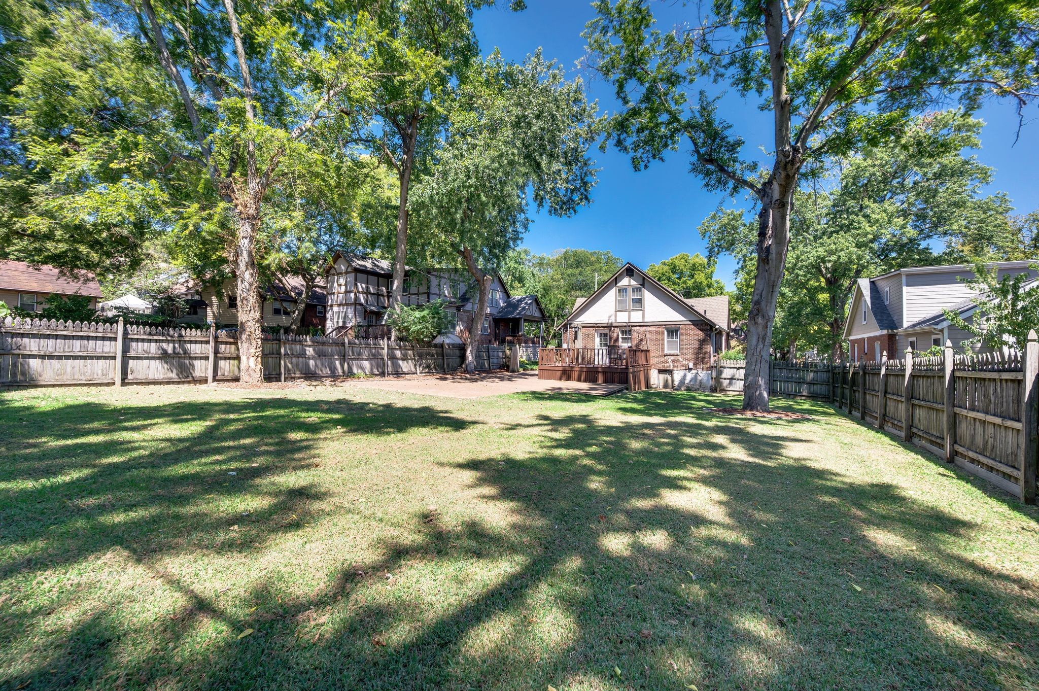 Nashville, Tennessee 37212, United States, 3 Bedrooms Bedrooms, ,2 BathroomsBathrooms,Residential,Active,201485