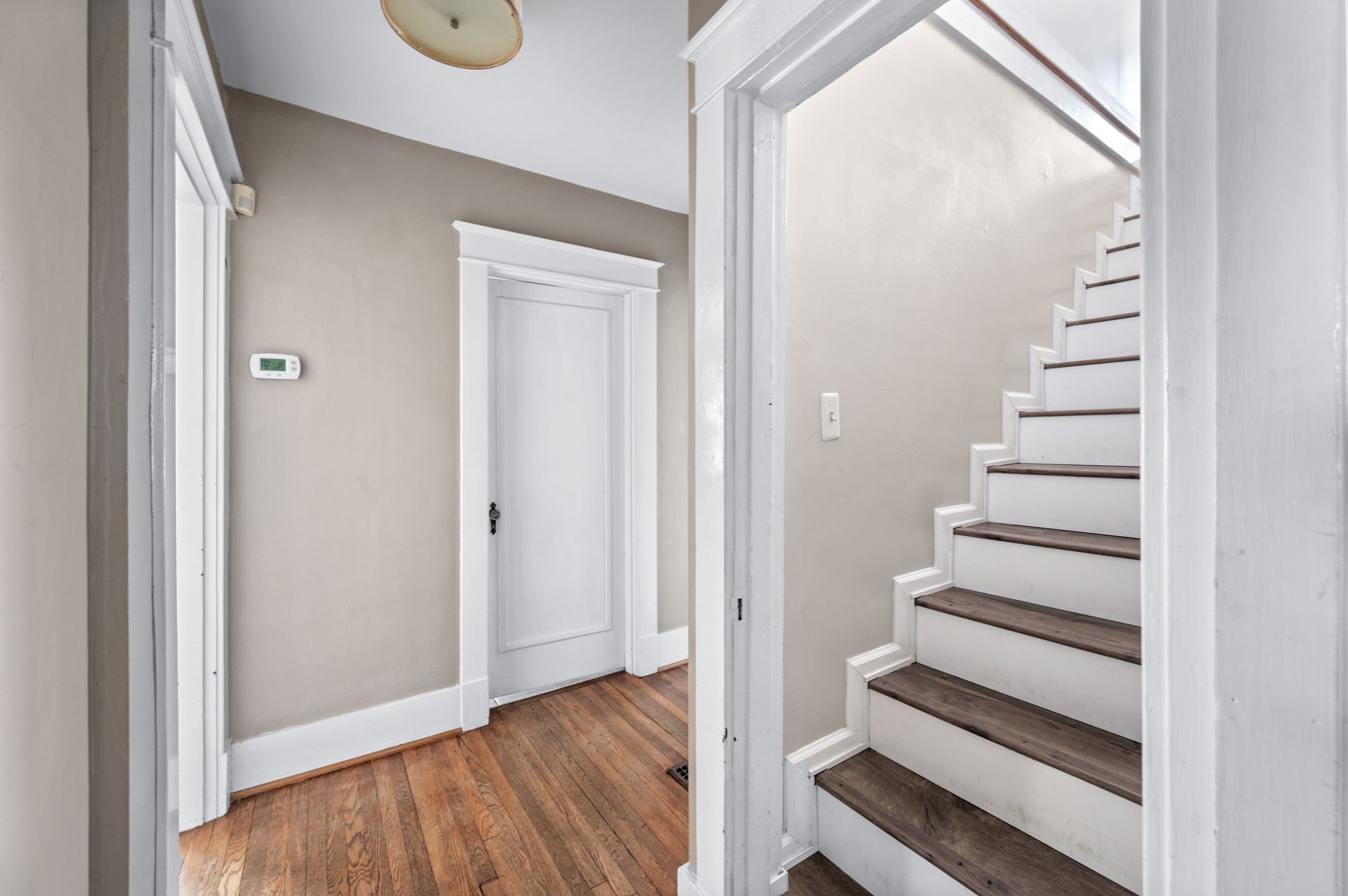 Nashville, Tennessee 37212, United States, 3 Bedrooms Bedrooms, ,2 BathroomsBathrooms,Residential,Active,201485