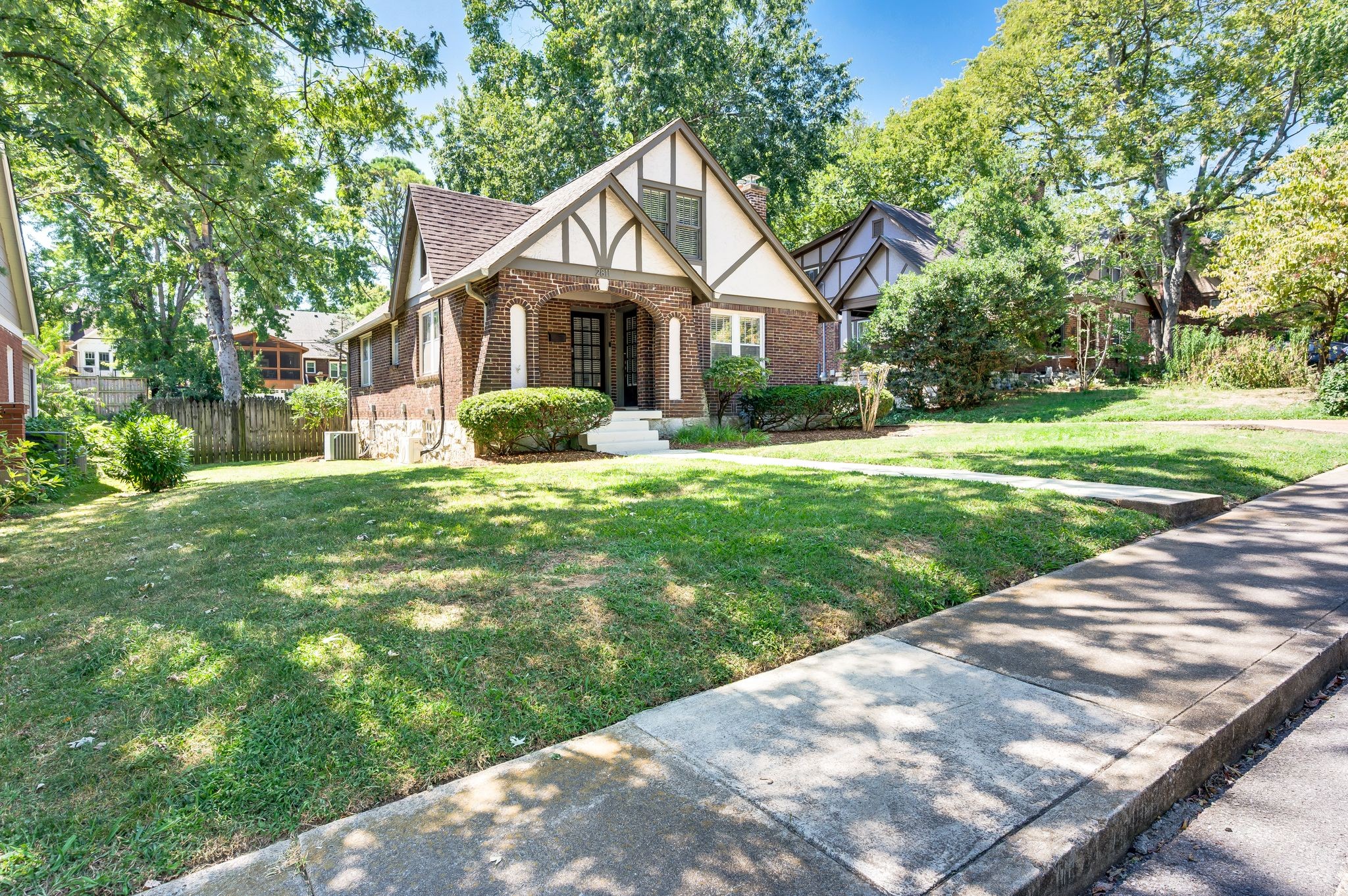 Nashville, Tennessee 37212, United States, 3 Bedrooms Bedrooms, ,2 BathroomsBathrooms,Residential,Active,201485