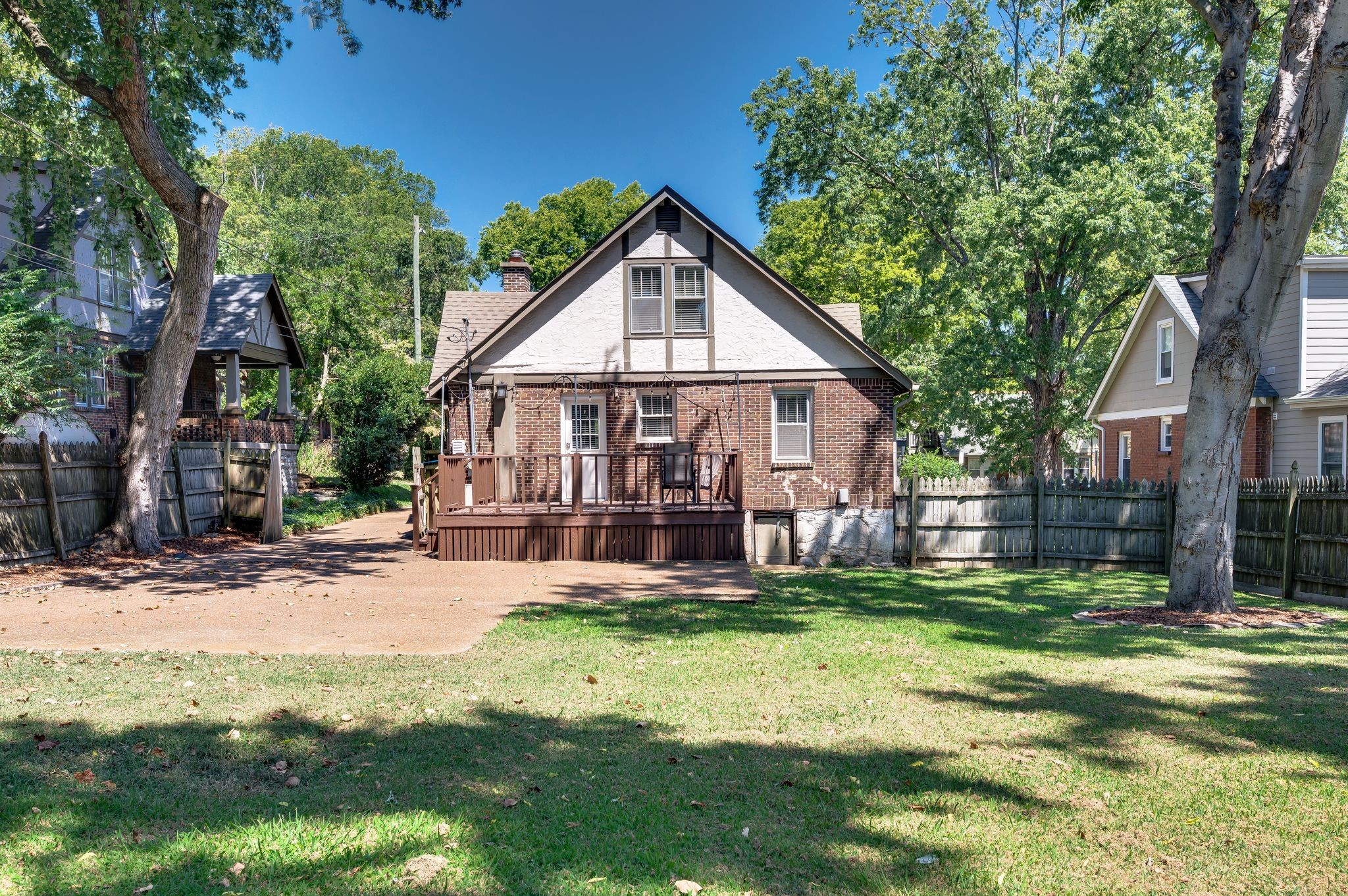 Nashville, Tennessee 37212, United States, 3 Bedrooms Bedrooms, ,2 BathroomsBathrooms,Residential,Active,201485